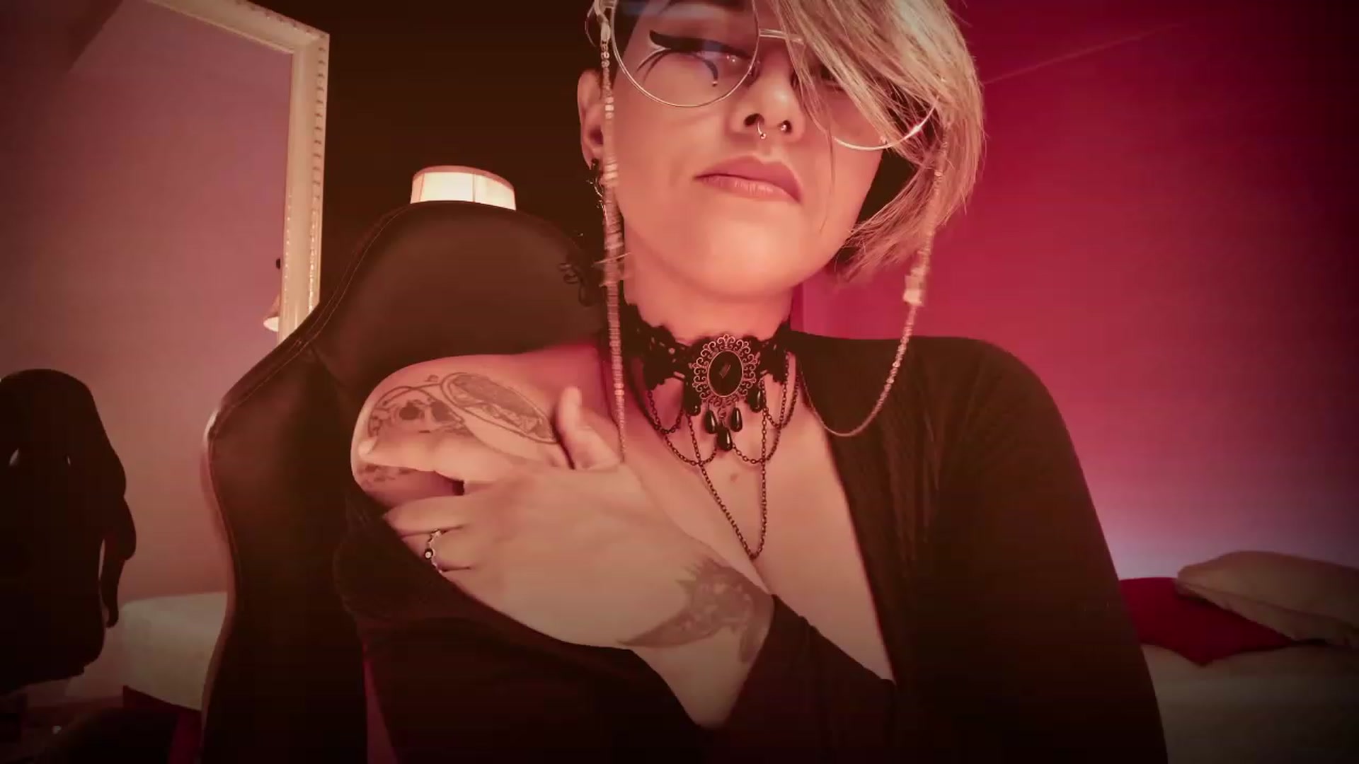 Gallery image thumbnail from AbraxxysRadio's myfreecams stream on, 01/19/2023, 24:49 image 14 of 20