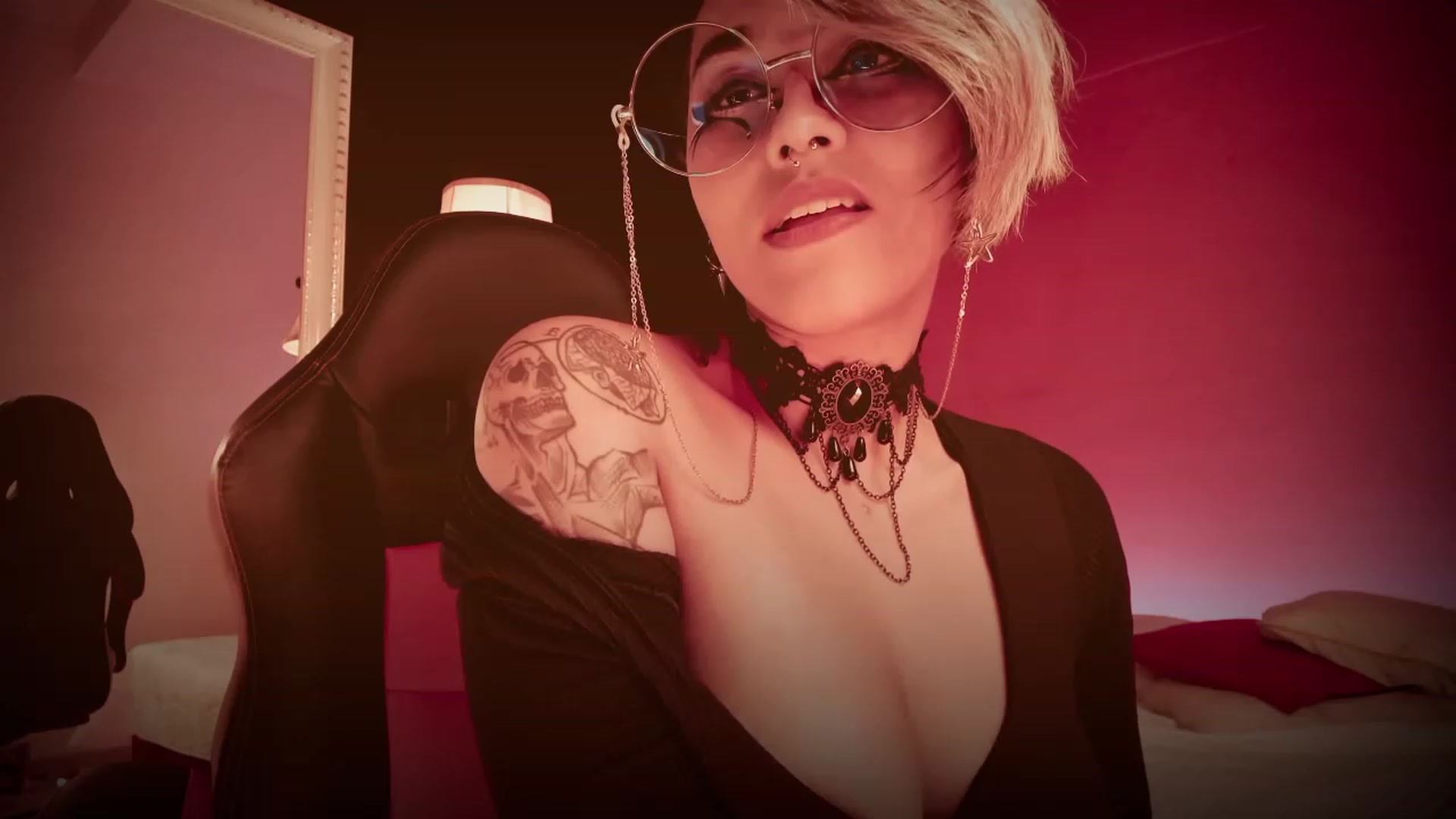 Gallery image thumbnail from AbraxxysRadio's myfreecams stream on, 01/19/2023, 24:49 image 15 of 20