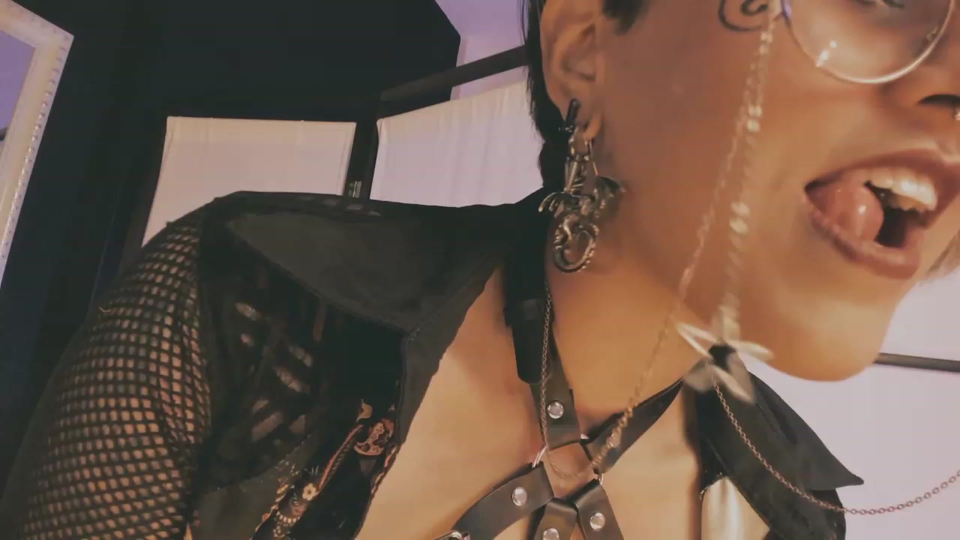 Gallery image thumbnail from AbraxxysRadio's myfreecams stream on, 01/20/2023, 24:01 image 4 of 20