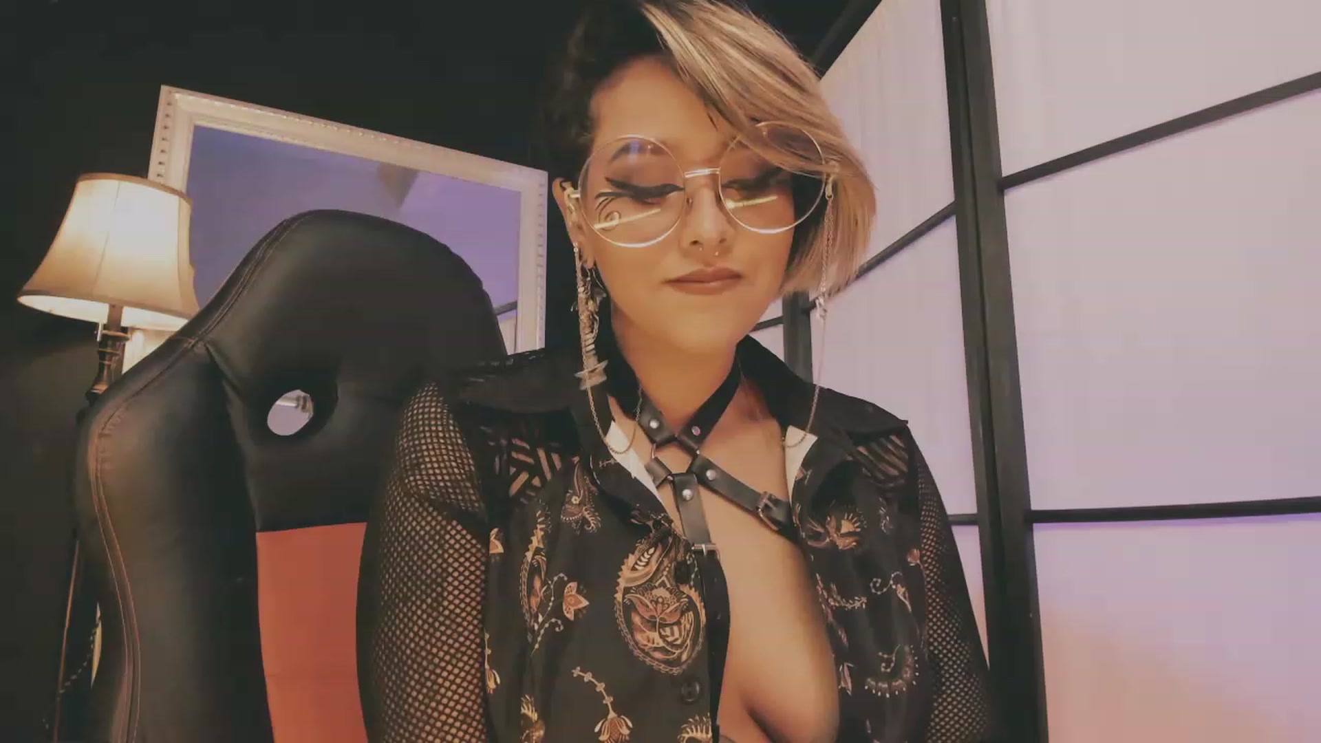 Gallery image thumbnail from AbraxxysRadio's myfreecams stream on, 01/20/2023, 24:44 image 1 of 20