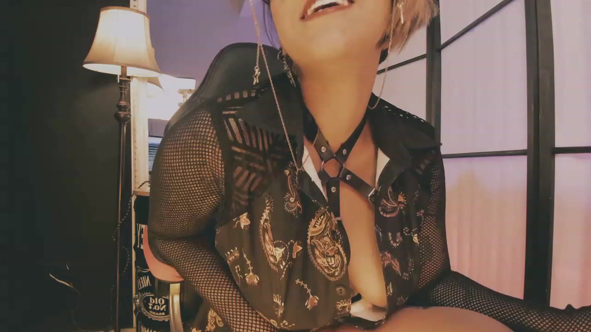 Gallery image thumbnail from AbraxxysRadio's myfreecams stream on, 01/20/2023, 24:44 image 16 of 20