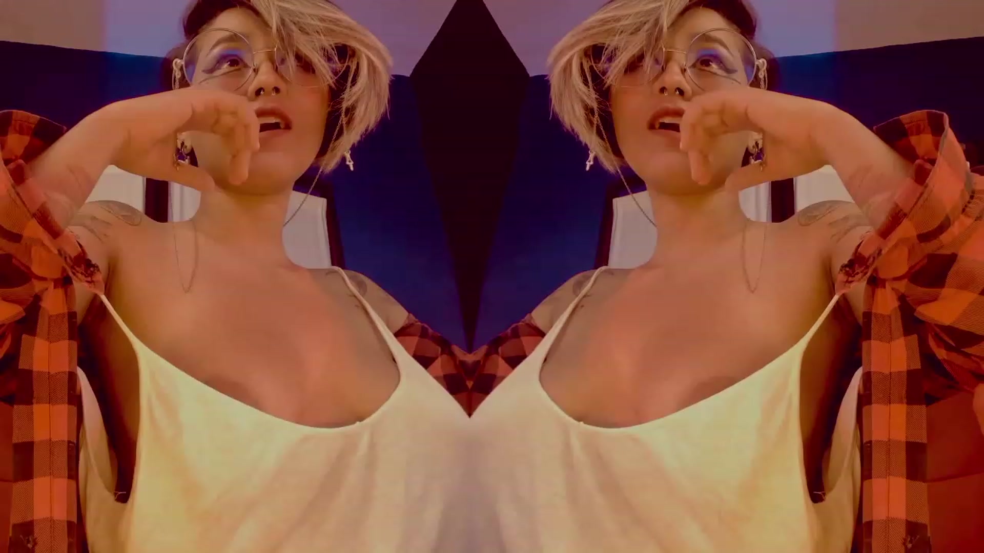 Gallery image thumbnail from AbraxxysRadio's myfreecams stream on, 01/21/2023, 02:33 image 18 of 20