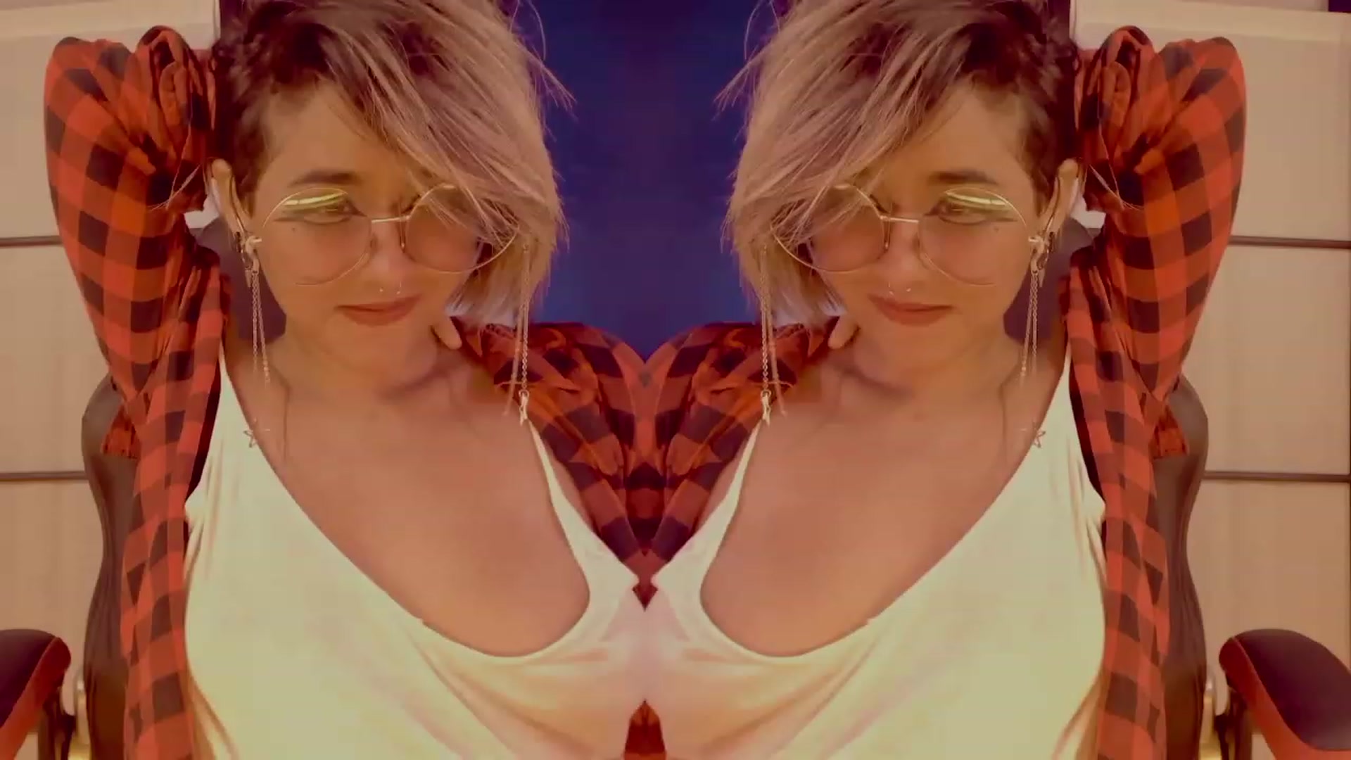 Gallery image thumbnail from AbraxxysRadio's myfreecams stream on, 01/21/2023, 02:33 image 1 of 20