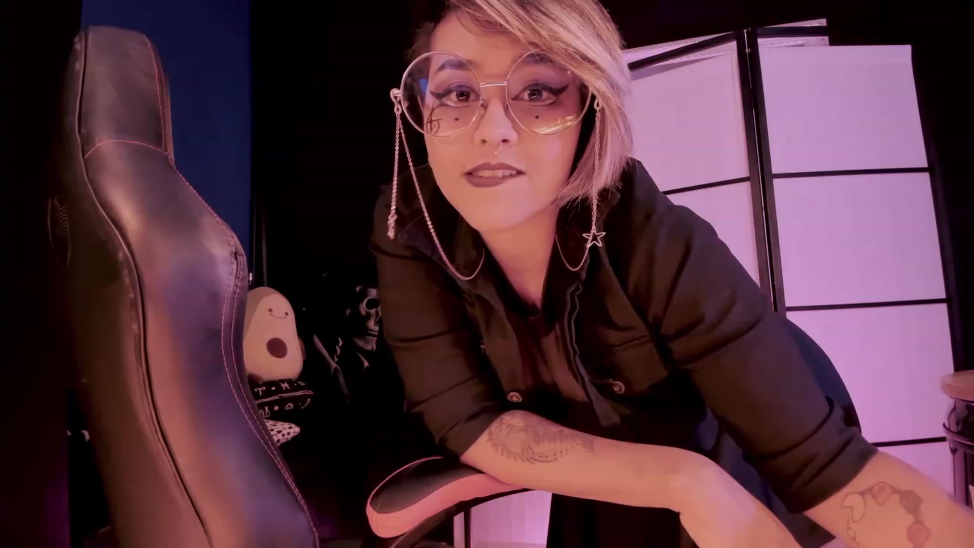 Gallery image thumbnail from AbraxxysRadio's myfreecams stream on, 01/22/2023, 19:20 image 6 of 20