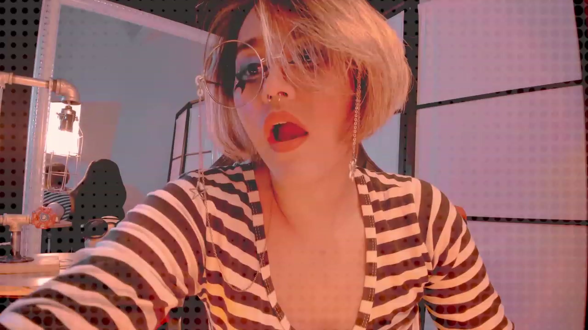 Gallery image thumbnail from AbraxxysRadio's myfreecams stream on, 01/26/2023, 23:47 image 10 of 20
