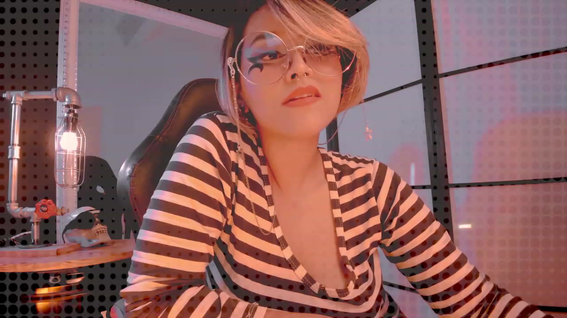 Gallery image thumbnail from AbraxxysRadio's myfreecams stream on, 01/27/2023, 02:25 image 13 of 20