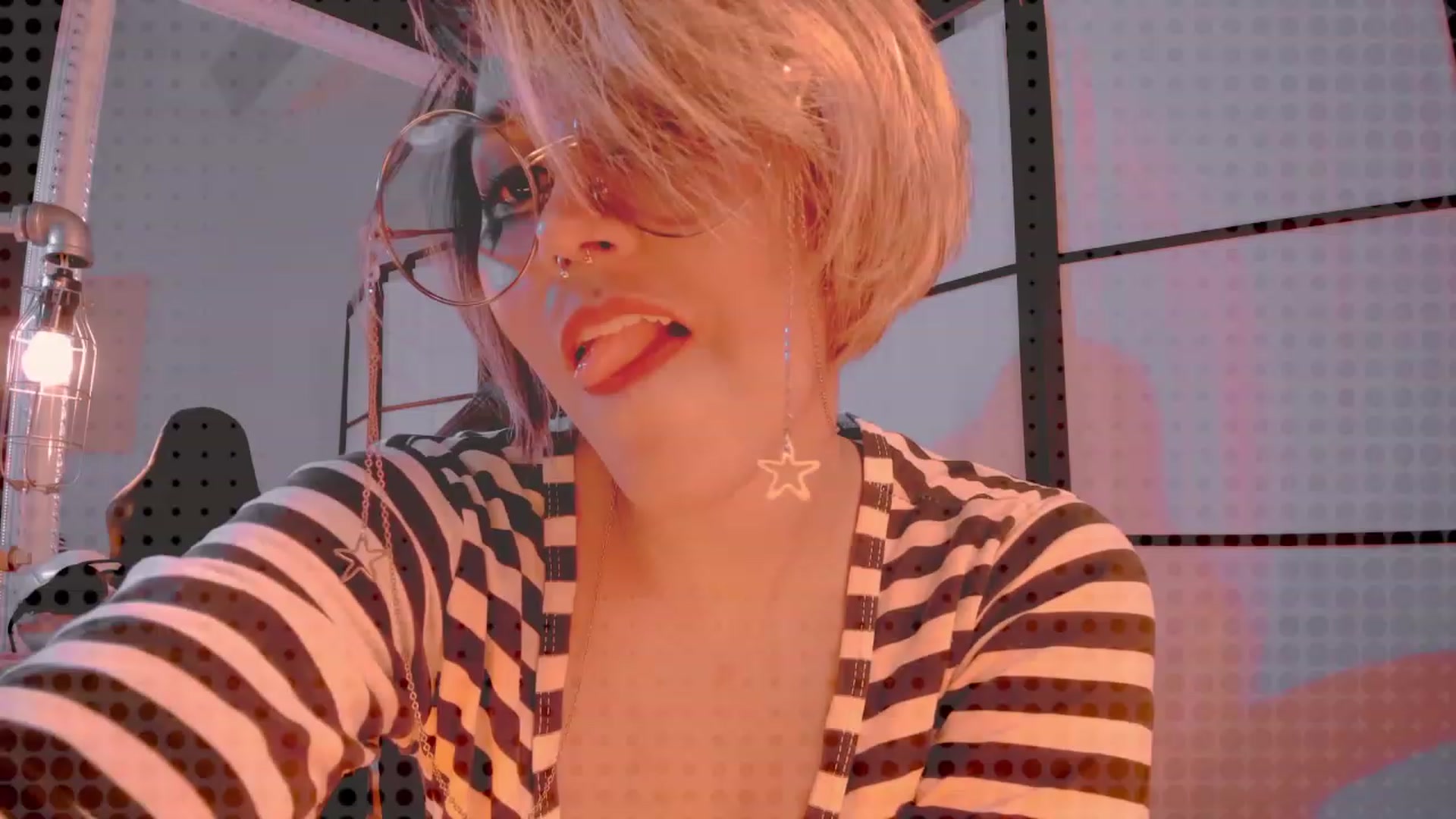 Gallery image thumbnail from AbraxxysRadio's myfreecams stream on, 01/27/2023, 02:25 image 18 of 20