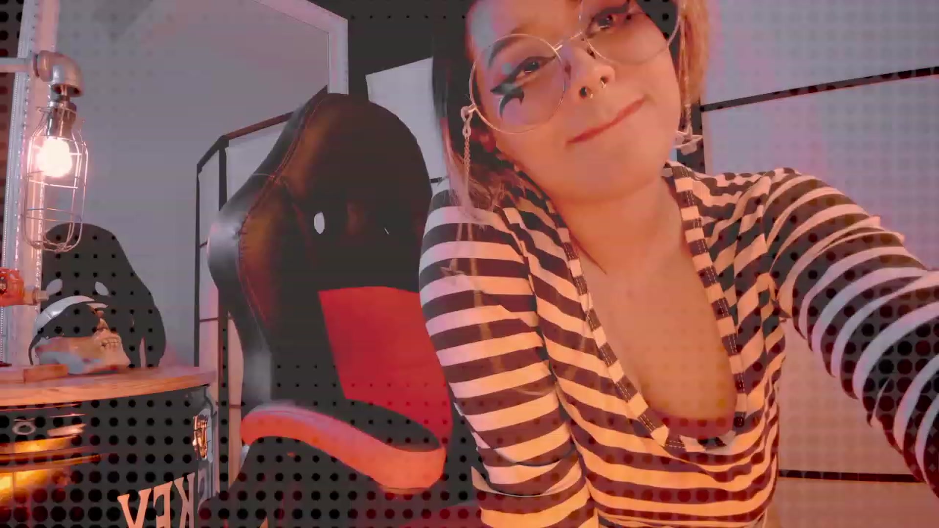 Gallery image thumbnail from AbraxxysRadio's myfreecams stream on, 01/27/2023, 02:25 image 6 of 20
