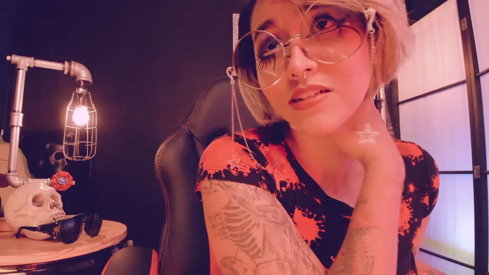 Gallery image thumbnail from AbraxxysRadio's myfreecams stream on, 01/27/2023, 23:49 image 18 of 20
