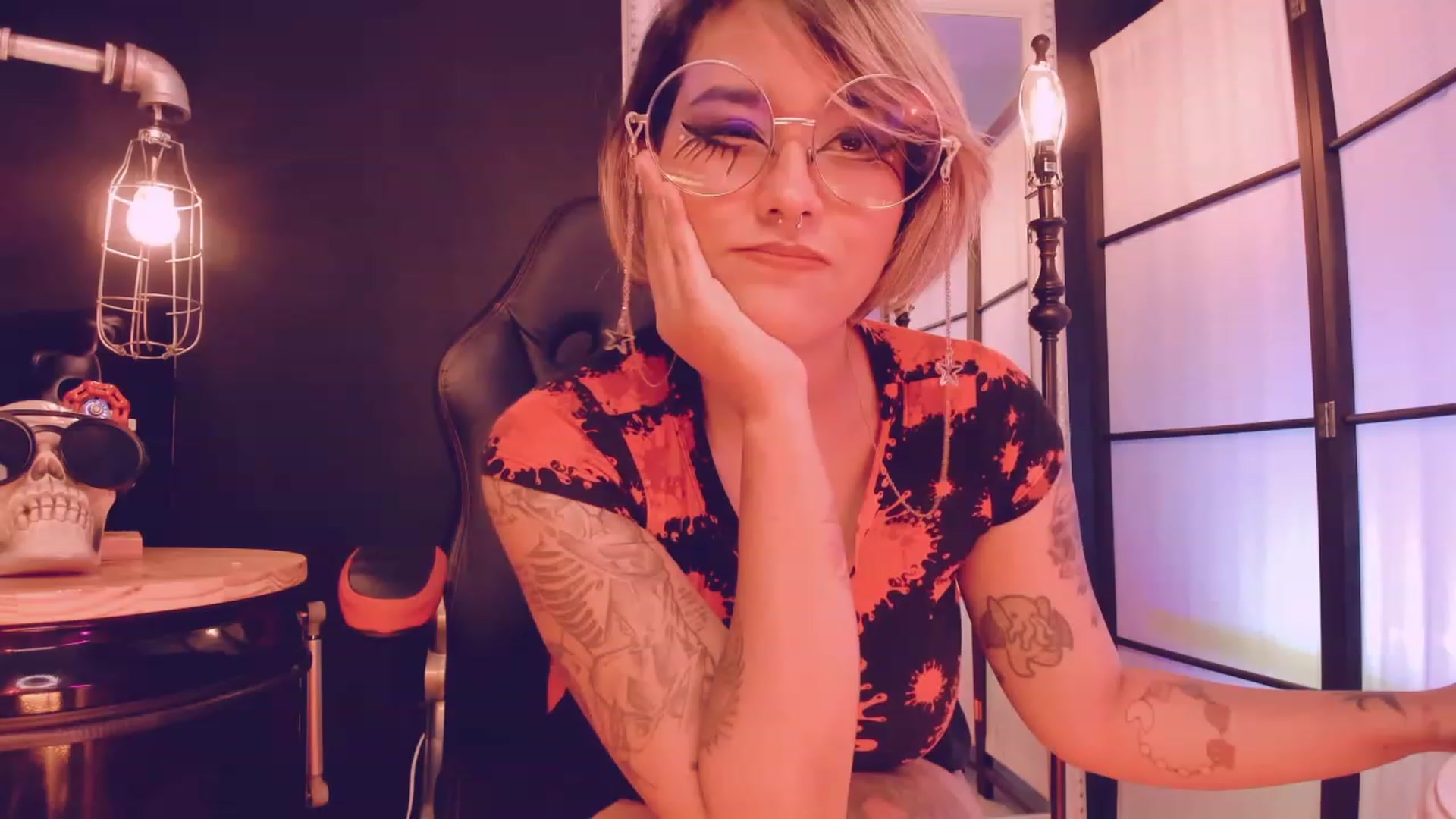 Gallery image thumbnail from AbraxxysRadio's myfreecams stream on, 01/28/2023, 01:11 image 18 of 20