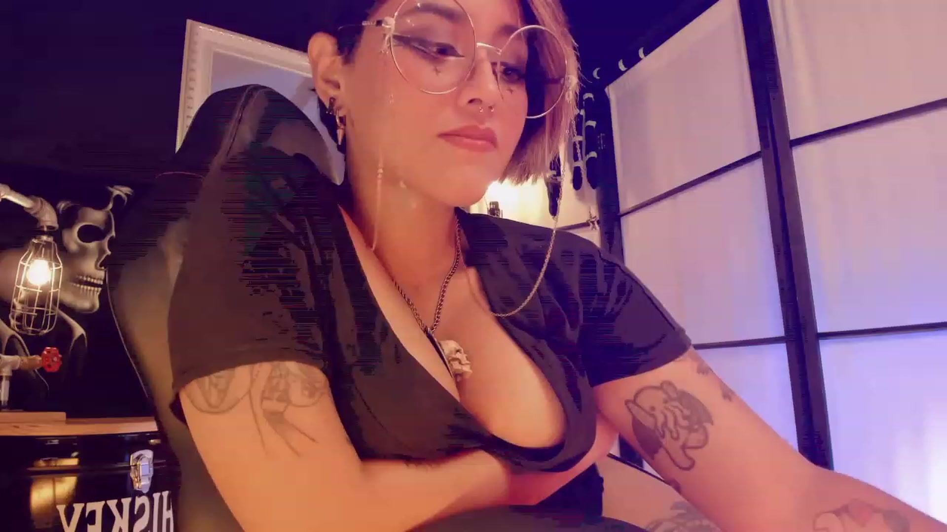 Gallery image thumbnail from AbraxxysRadio's myfreecams stream on, 01/28/2023, 18:32 image 9 of 20