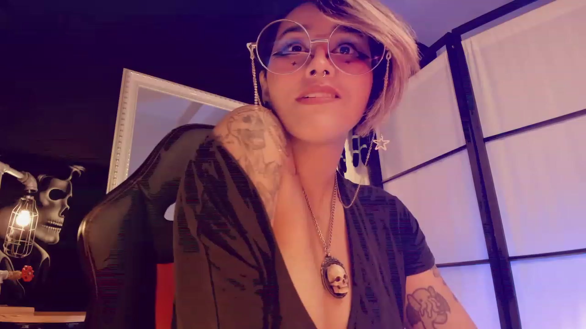 Gallery image thumbnail from AbraxxysRadio's myfreecams stream on, 01/28/2023, 18:32 image 12 of 20