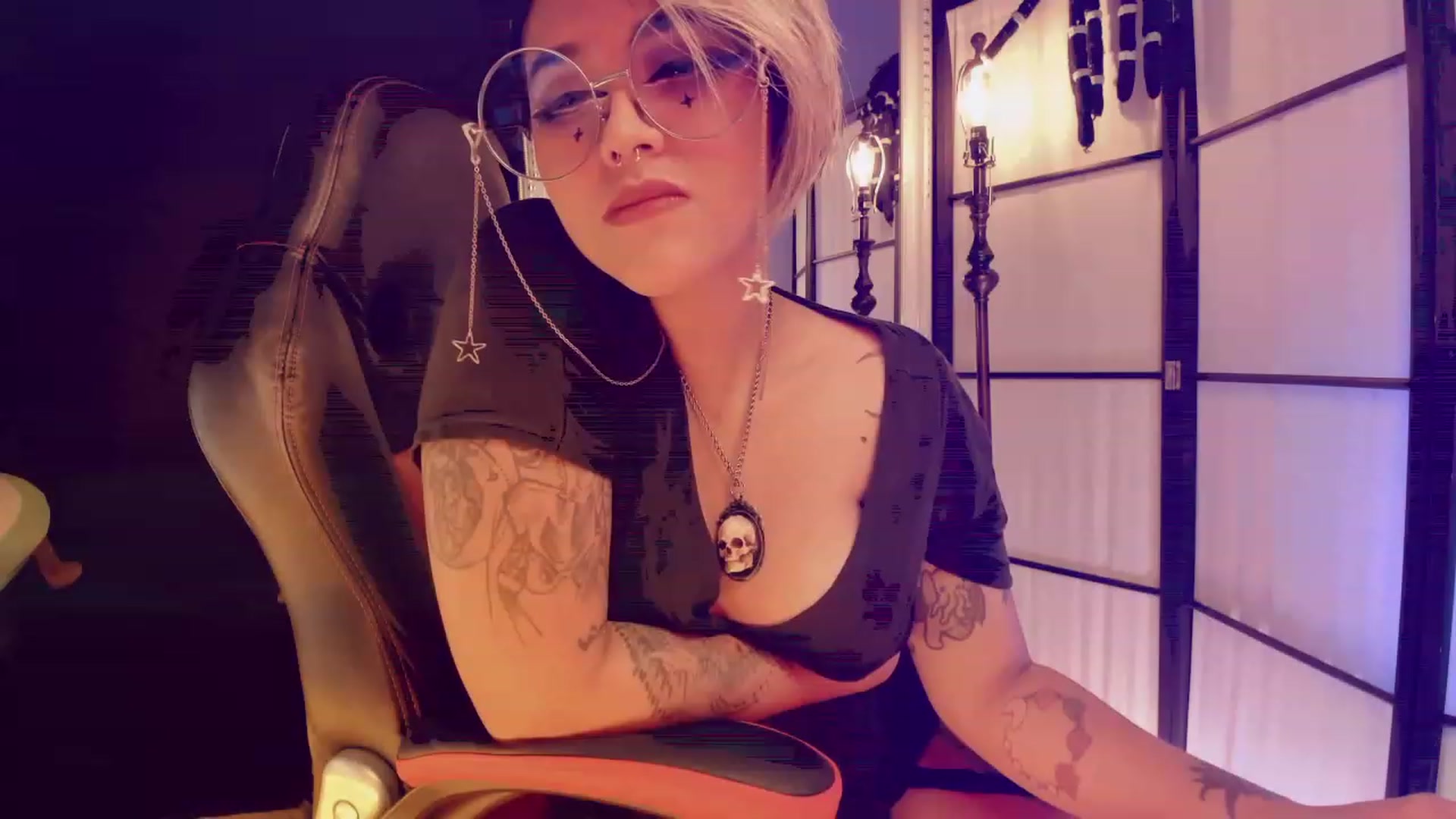 Gallery image thumbnail from AbraxxysRadio's myfreecams stream on, 01/28/2023, 20:50 image 5 of 20