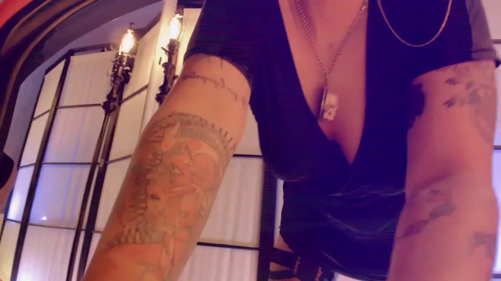 Gallery image thumbnail from AbraxxysRadio's myfreecams stream on, 01/28/2023, 20:50 image 14 of 20