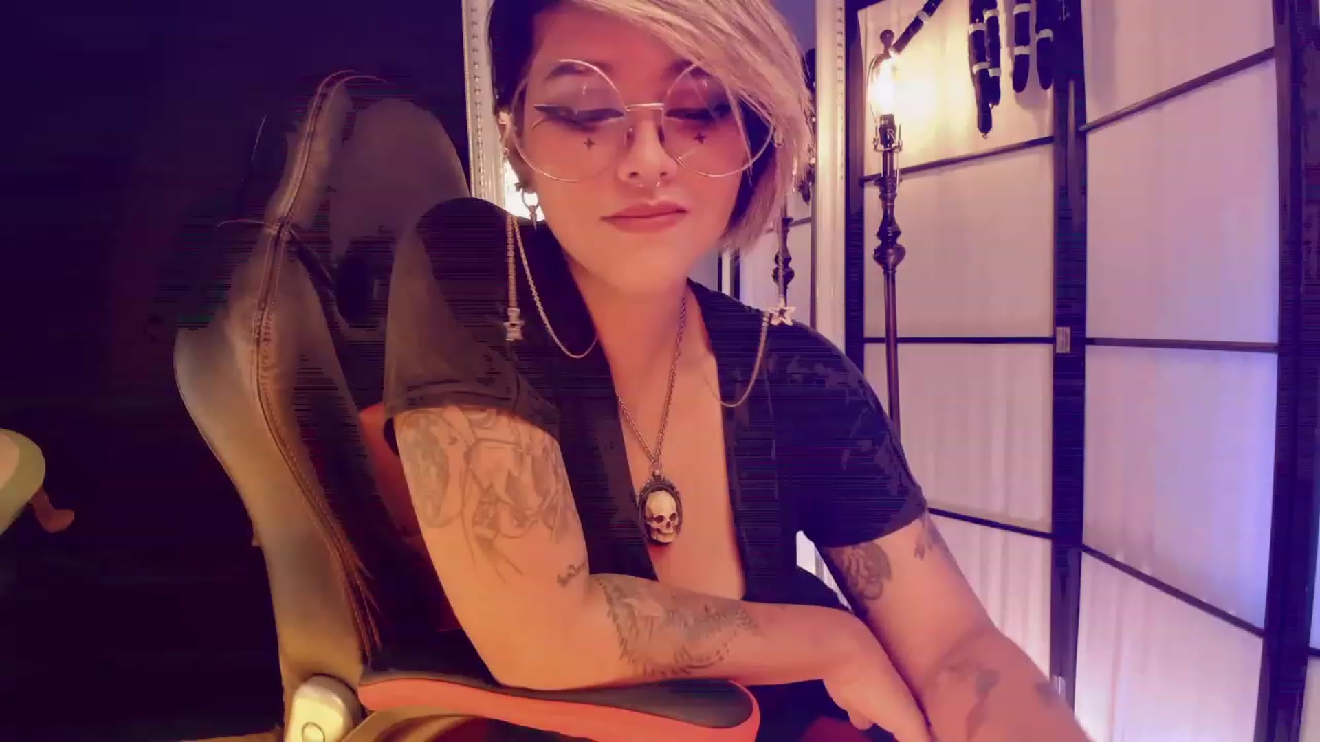 Gallery image thumbnail from AbraxxysRadio's myfreecams stream on, 01/28/2023, 20:50 image 4 of 20