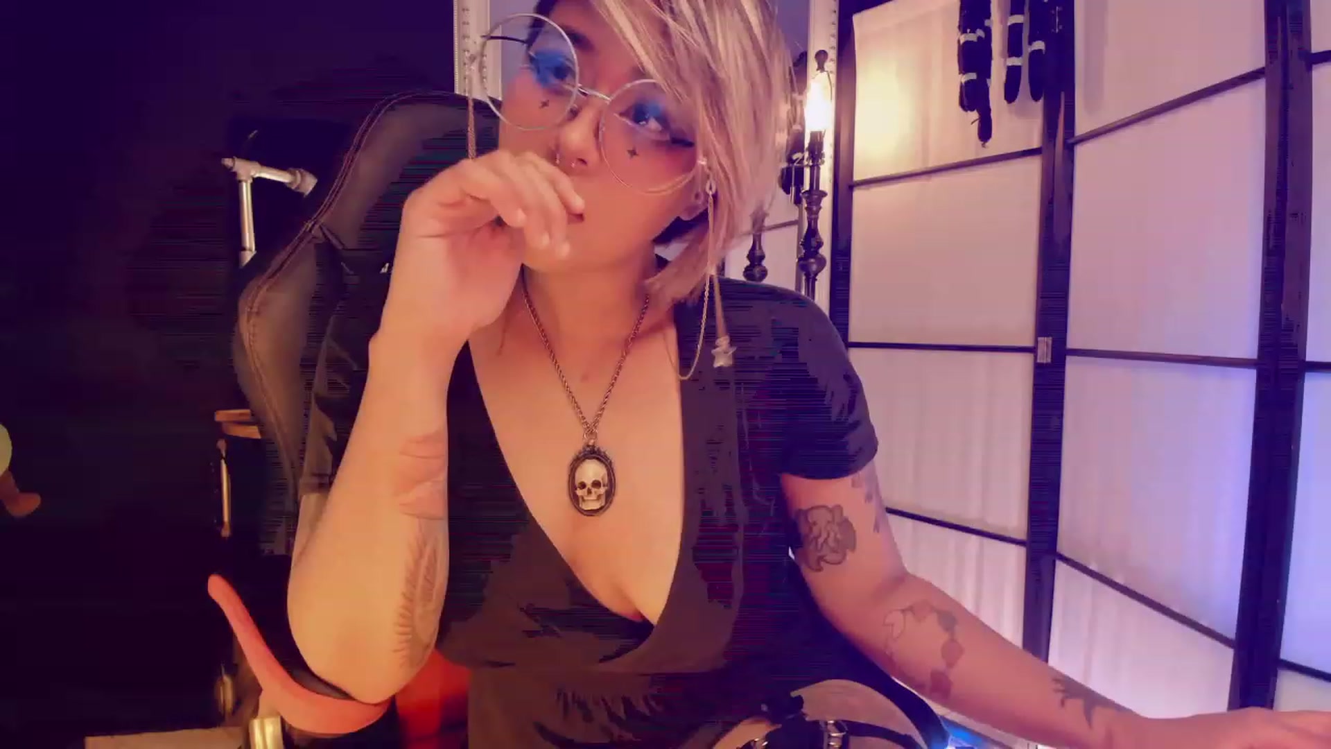 Gallery image thumbnail from AbraxxysRadio's myfreecams stream on, 01/28/2023, 21:08 image 7 of 20