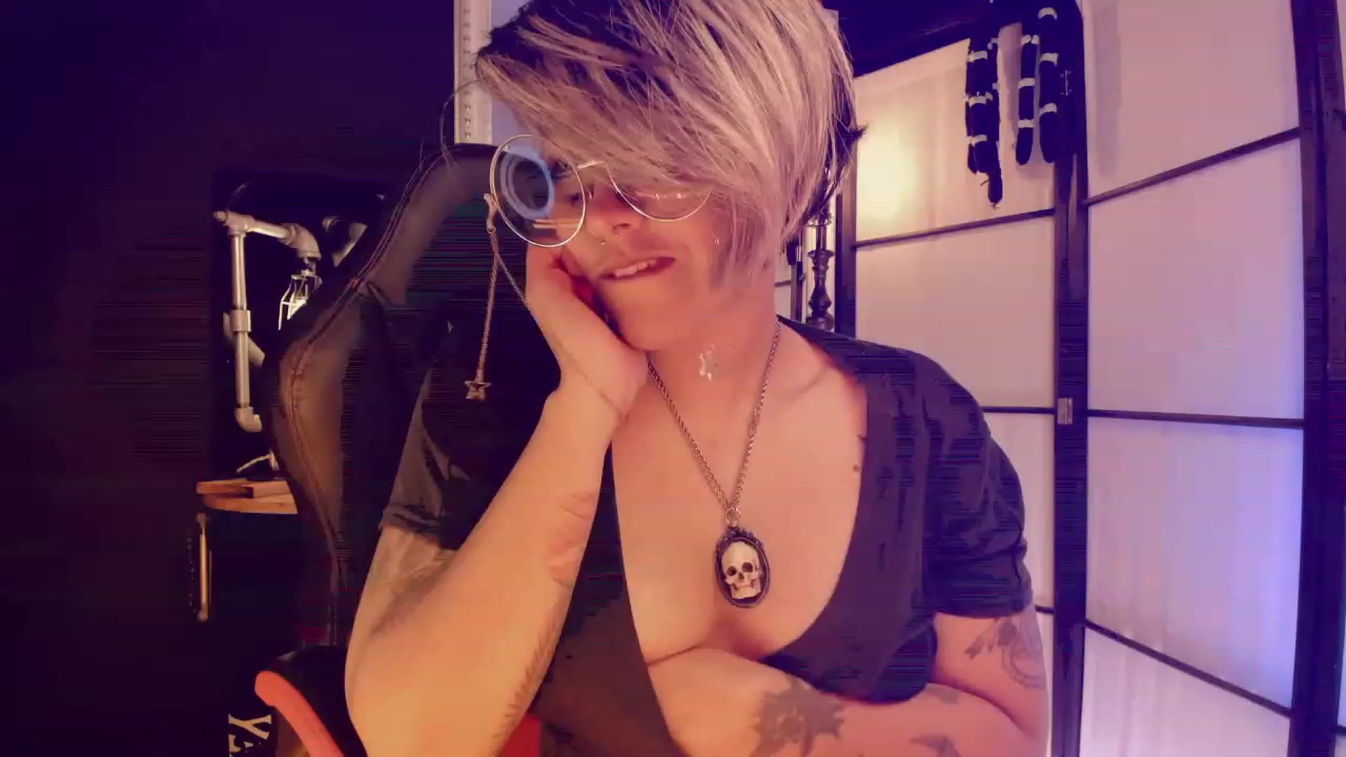 Gallery image thumbnail from AbraxxysRadio's myfreecams stream on, 01/28/2023, 21:08 image 18 of 20