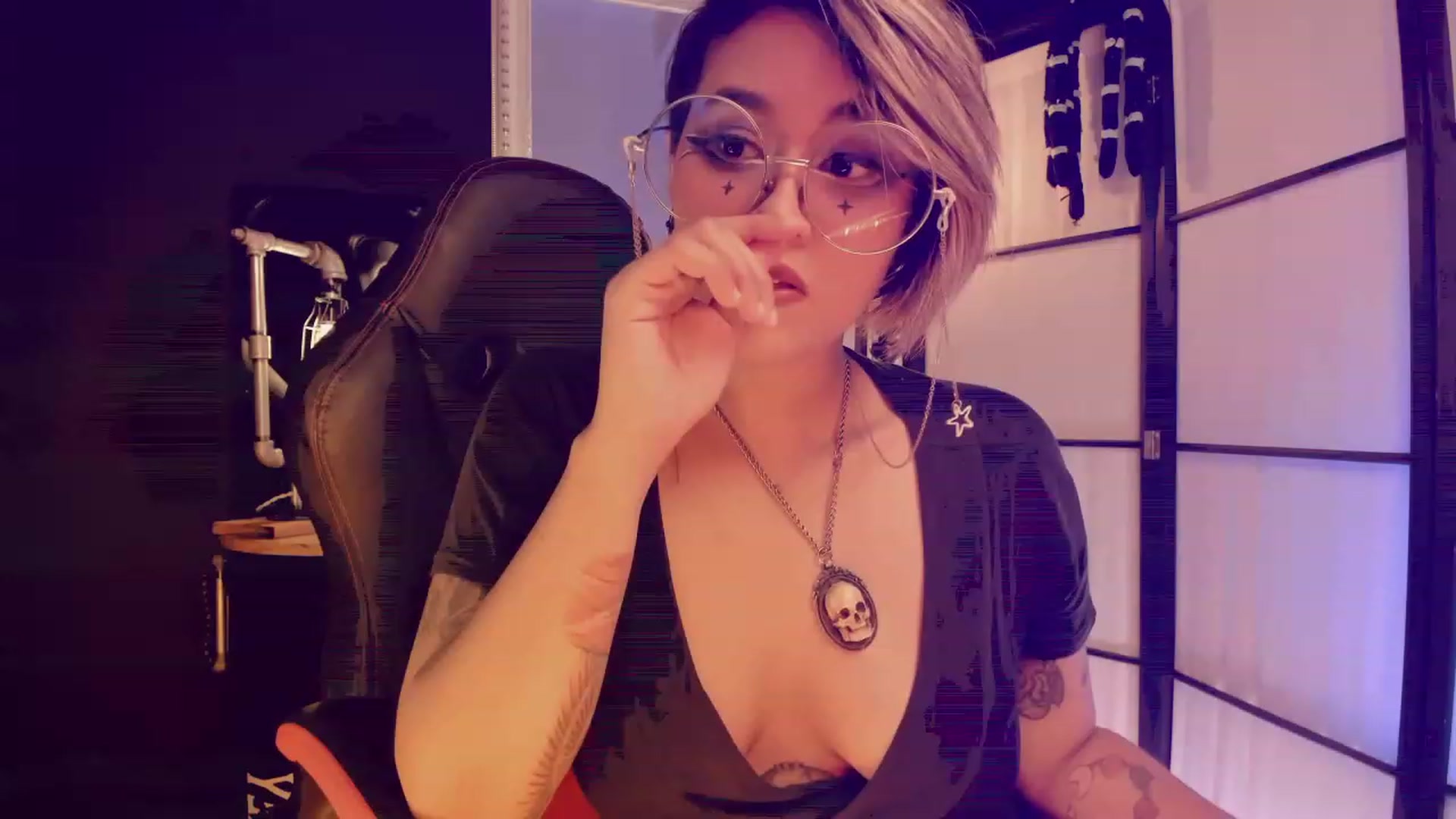 Gallery image thumbnail from AbraxxysRadio's myfreecams stream on, 01/28/2023, 21:08 image 17 of 20