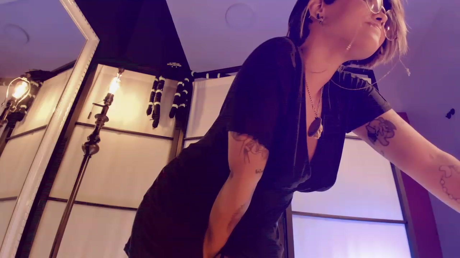Gallery image thumbnail from AbraxxysRadio's myfreecams stream on, 01/29/2023, 24:44 image 16 of 20