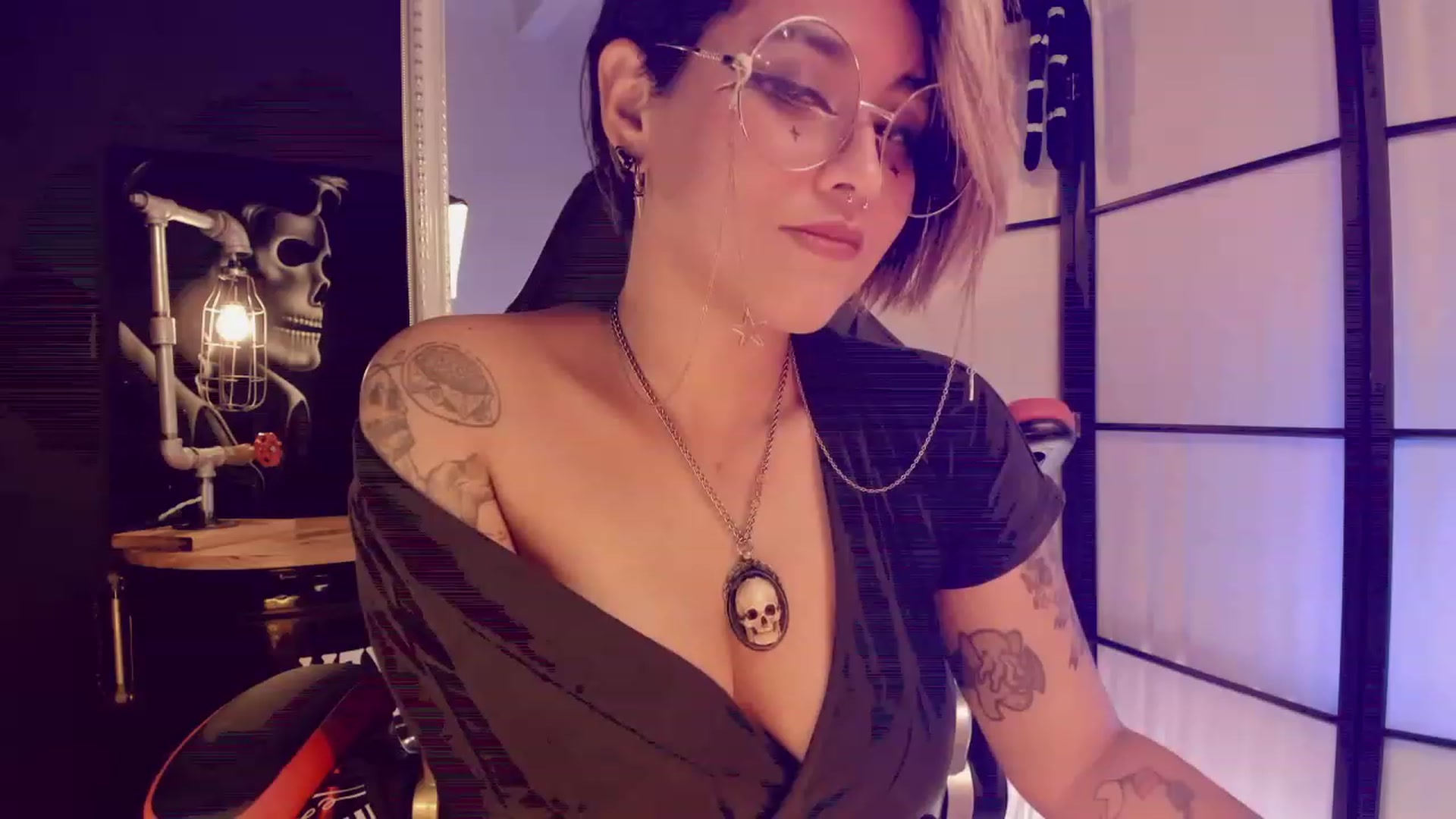 Gallery image thumbnail from AbraxxysRadio's myfreecams stream on, 01/29/2023, 24:44 image 4 of 20