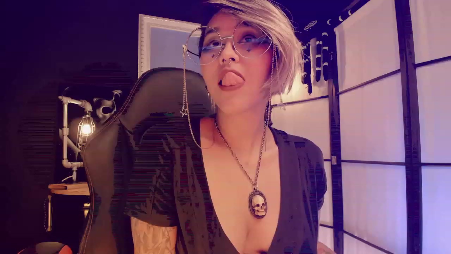 Gallery image thumbnail from AbraxxysRadio's myfreecams stream on, 01/29/2023, 01:37 image 2 of 20