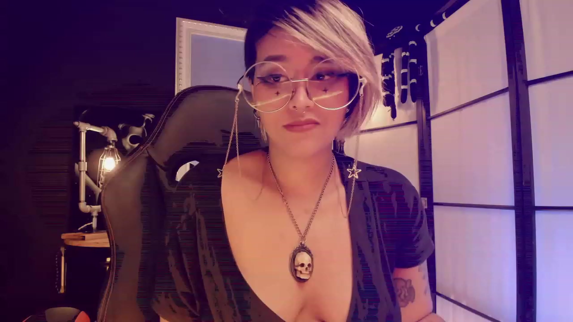 Gallery image thumbnail from AbraxxysRadio's myfreecams stream on, 01/29/2023, 01:37 image 15 of 20