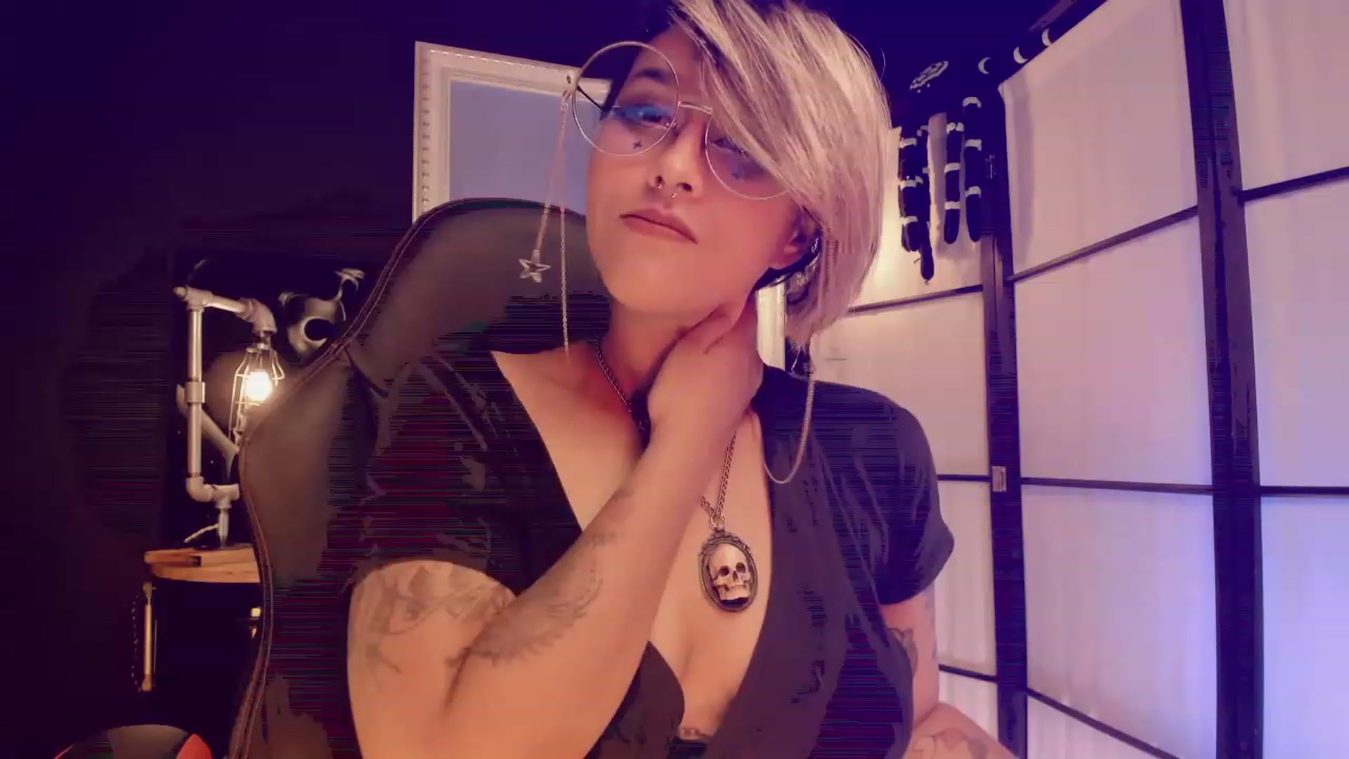 Gallery image thumbnail from AbraxxysRadio's myfreecams stream on, 01/29/2023, 01:37 image 11 of 20