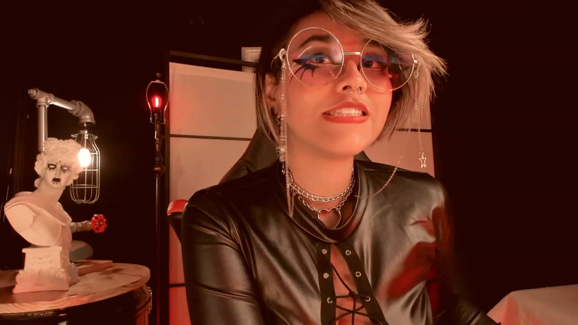 Gallery image thumbnail from AbraxxysRadio's myfreecams stream on, 01/29/2023, 19:52 image 16 of 20
