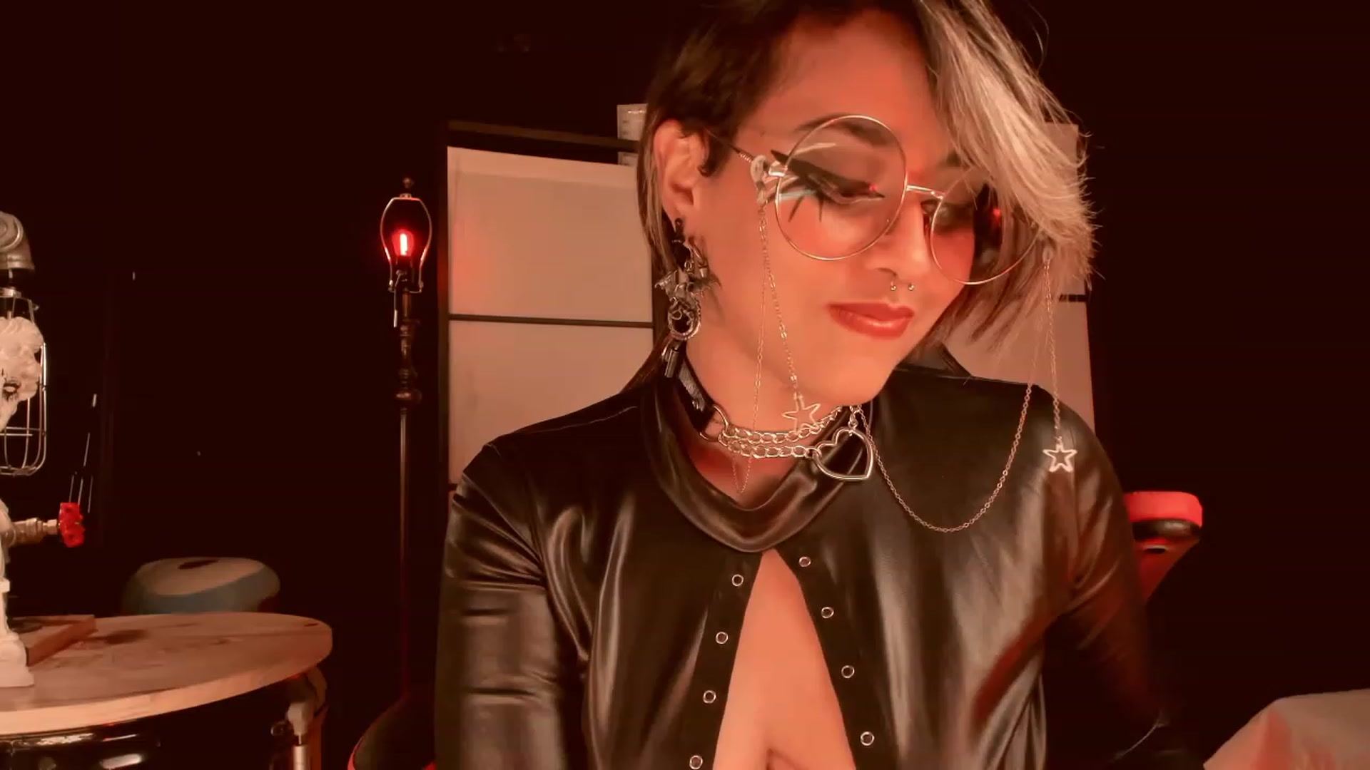 Gallery image thumbnail from AbraxxysRadio's myfreecams stream on, 01/29/2023, 21:51 image 8 of 20