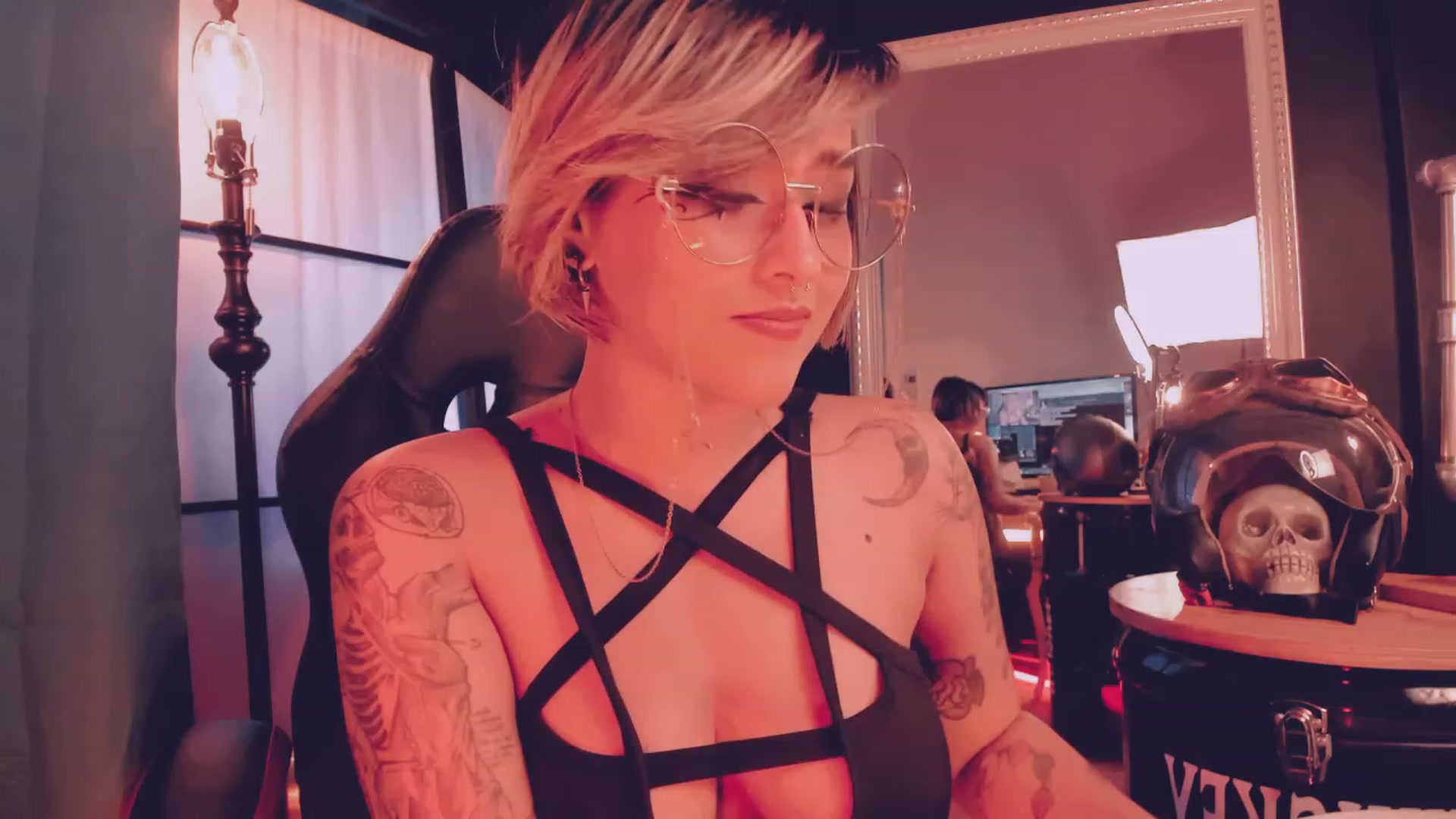 Gallery image thumbnail from AbraxxysRadio's myfreecams stream on, 01/31/2023, 01:33 image 1 of 20