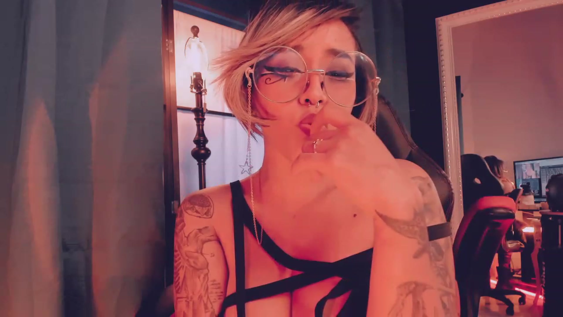 Gallery image thumbnail from AbraxxysRadio's myfreecams stream on, 01/31/2023, 02:08 image 15 of 20