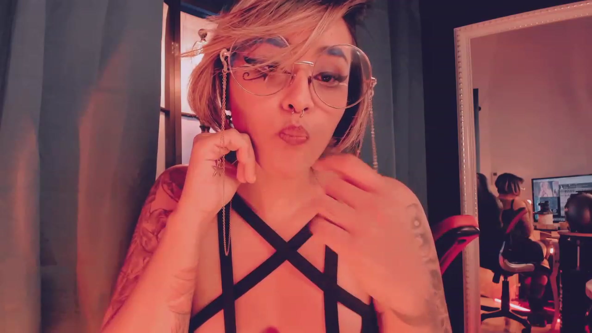 Gallery image thumbnail from AbraxxysRadio's myfreecams stream on, 01/31/2023, 02:08 image 17 of 20