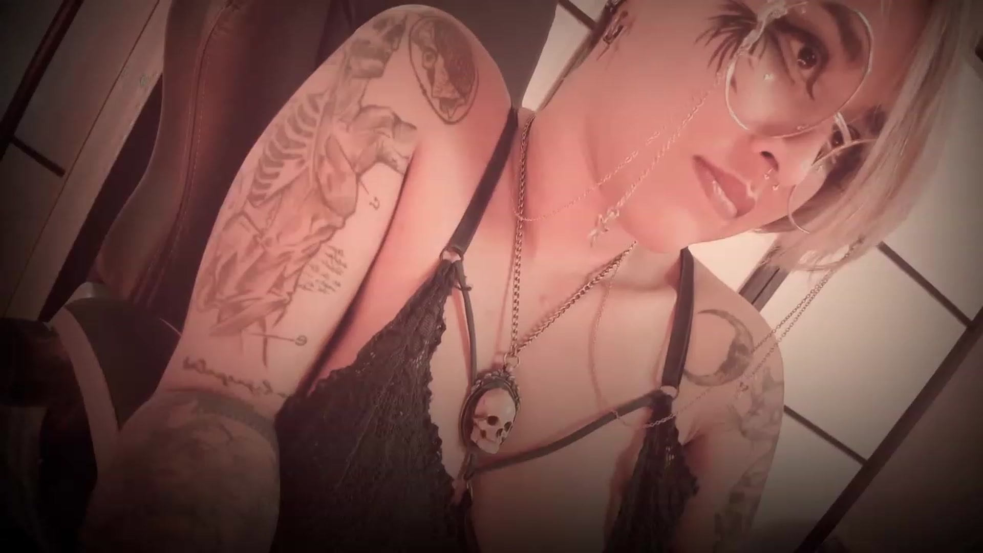 Gallery image thumbnail from AbraxxysRadio's myfreecams stream on, 02/02/2023, 24:16 image 4 of 20