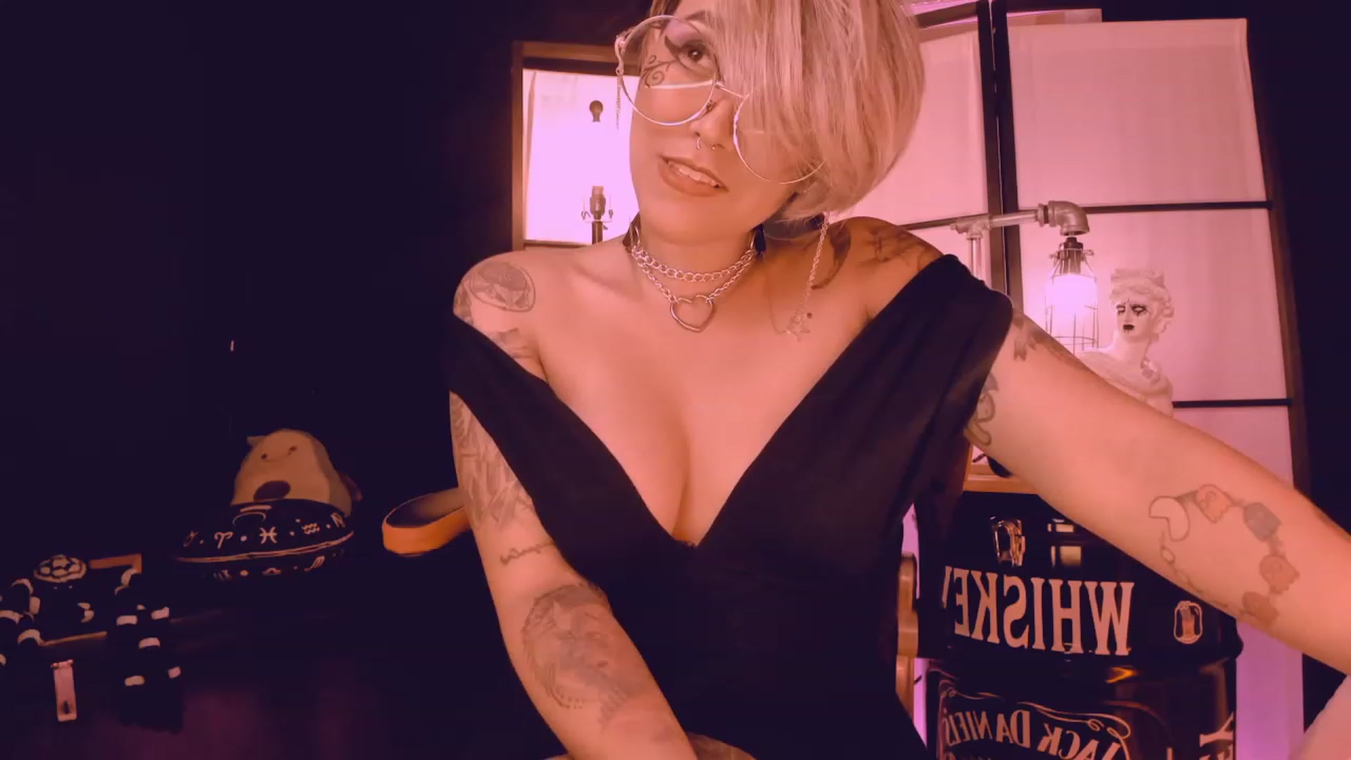 Gallery image thumbnail from AbraxxysRadio's myfreecams stream on, 02/03/2023, 01:46 image 4 of 20