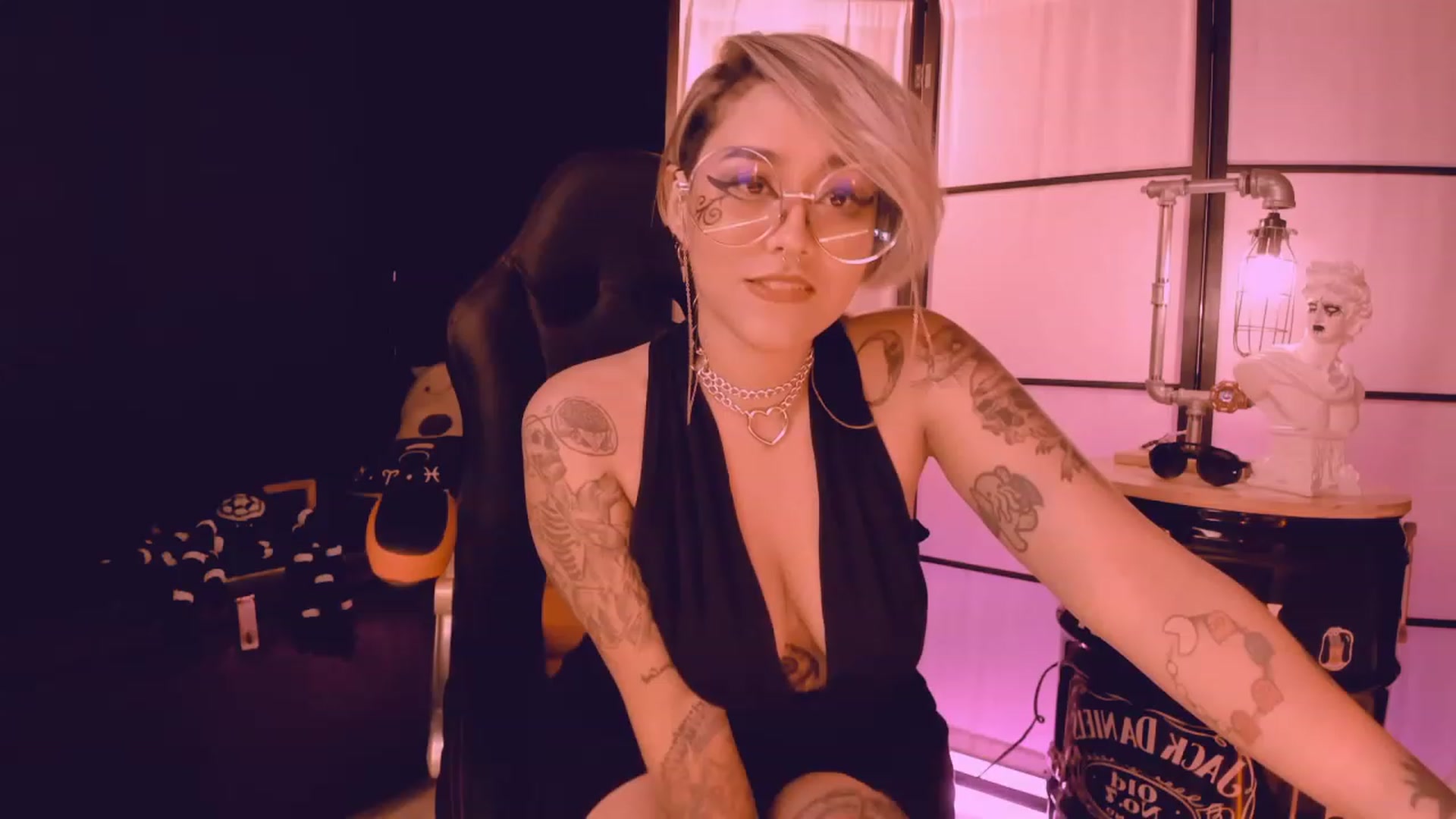 Gallery image thumbnail from AbraxxysRadio's myfreecams stream on, 02/03/2023, 01:46 image 1 of 20