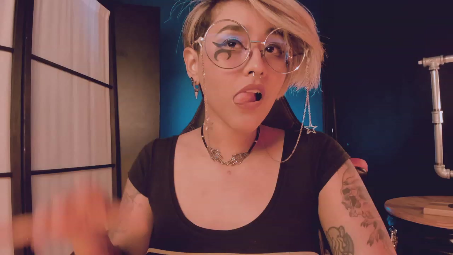 Gallery image thumbnail from AbraxxysRadio's myfreecams stream on, 02/04/2023, 02:01 image 3 of 20