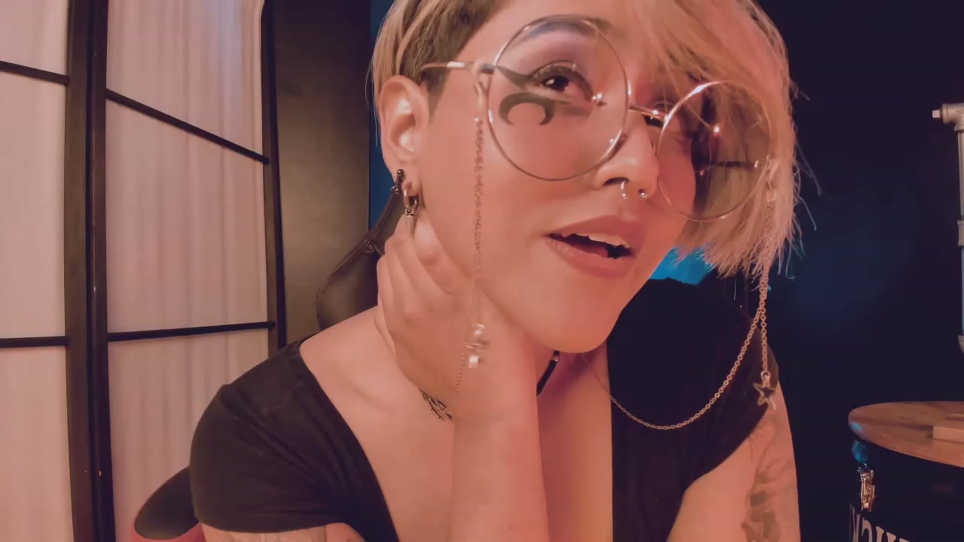 Gallery image thumbnail from AbraxxysRadio's myfreecams stream on, 02/04/2023, 02:01 image 19 of 20
