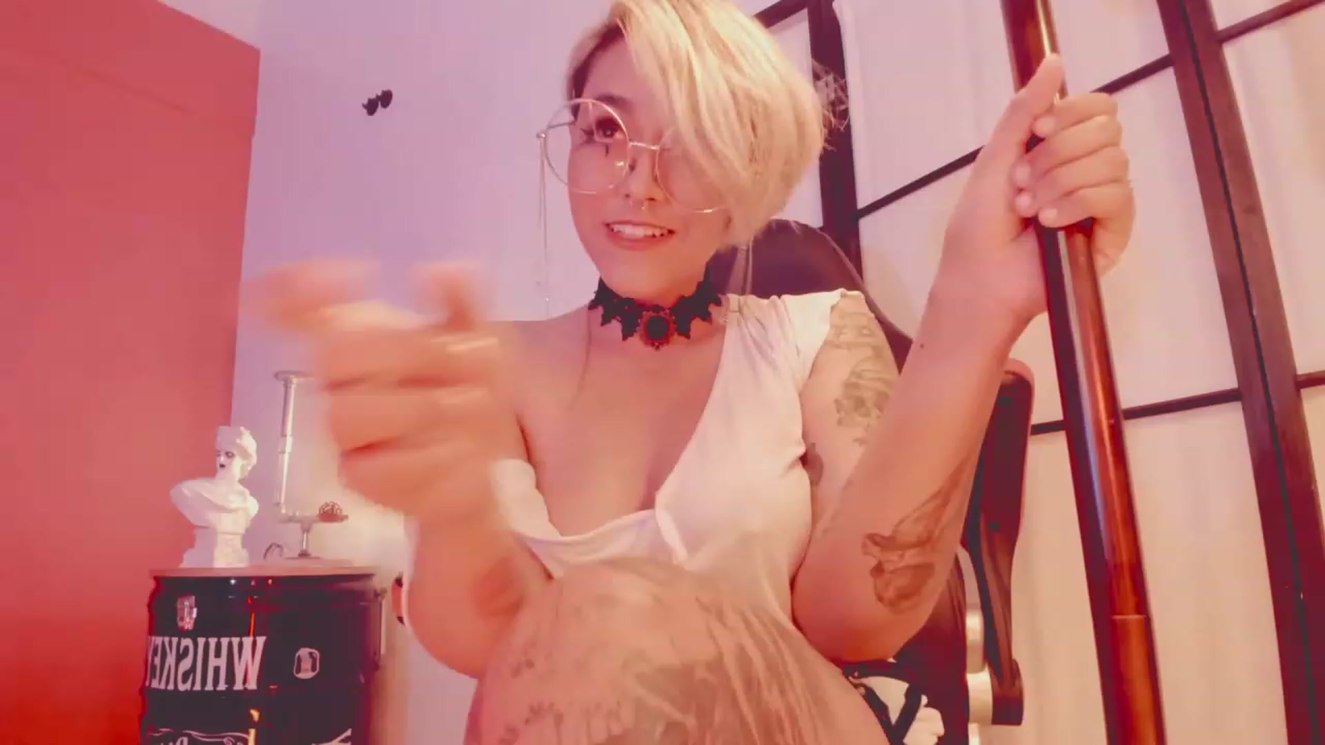 Gallery image thumbnail from AbraxxysRadio's myfreecams stream on, 02/06/2023, 23:53 image 6 of 20