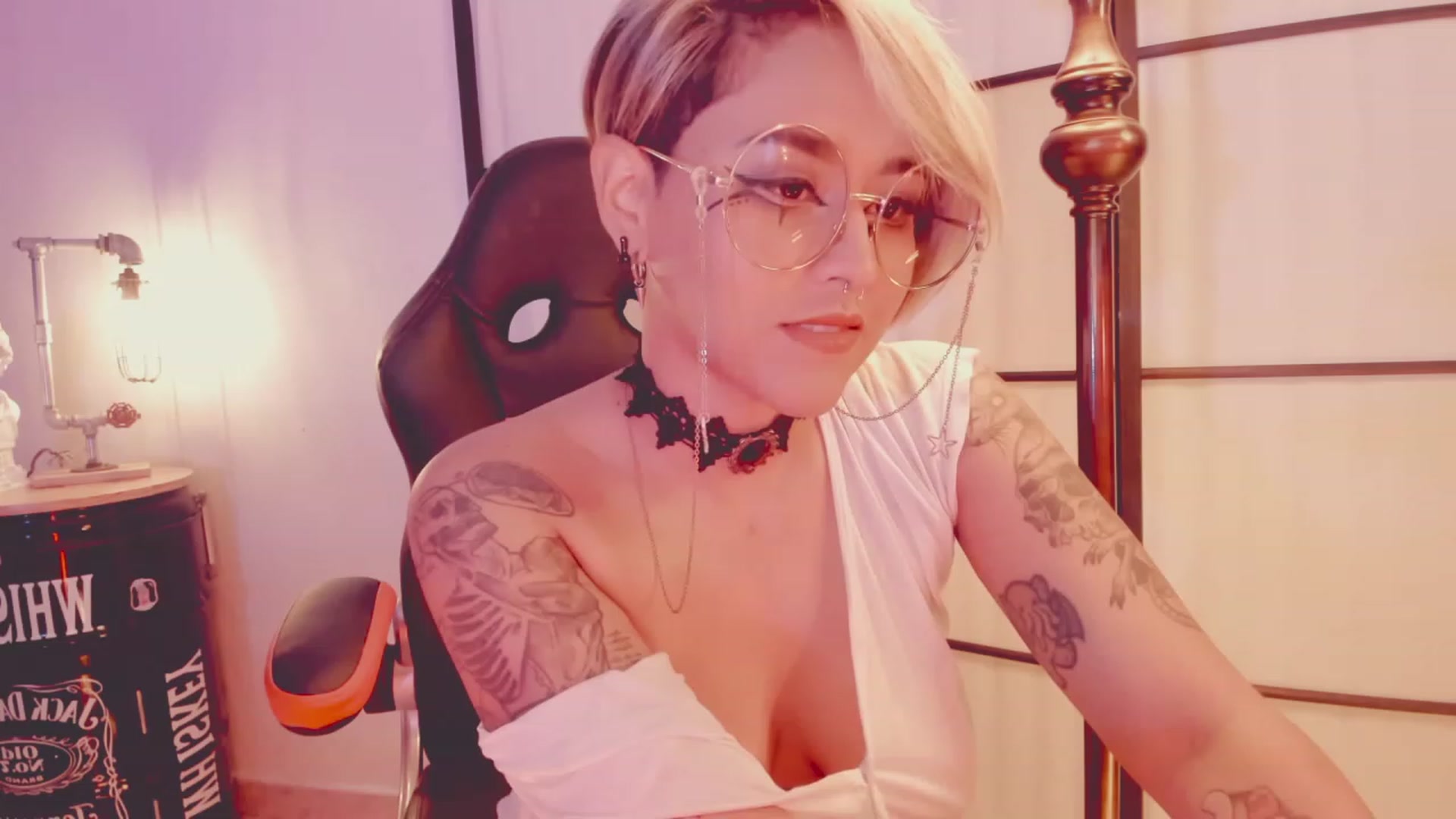 Gallery image thumbnail from AbraxxysRadio's myfreecams stream on, 02/06/2023, 23:53 image 4 of 20