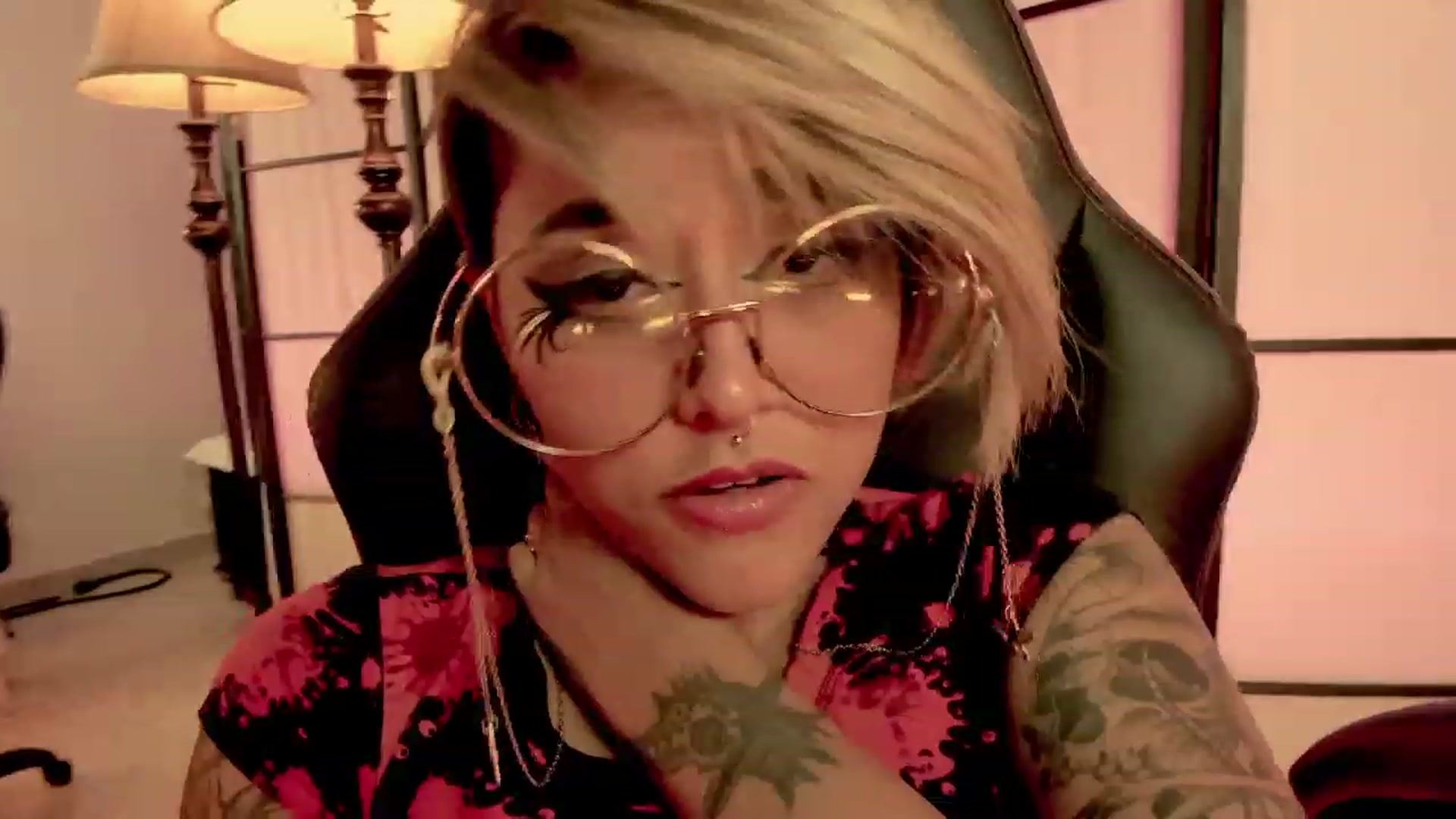 Gallery image thumbnail from AbraxxysRadio's myfreecams stream on, 02/10/2023, 02:05 image 14 of 20