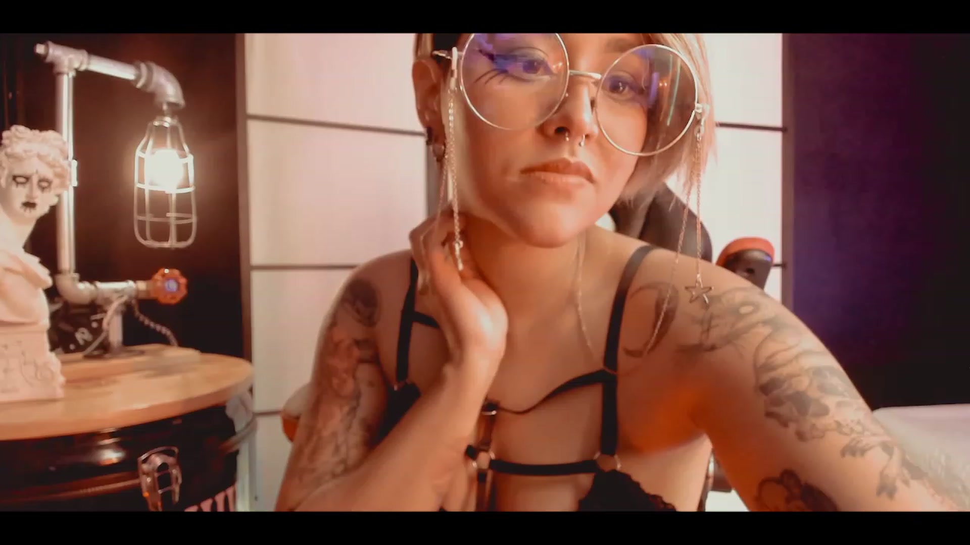 Gallery image thumbnail from AbraxxysRadio's myfreecams stream on, 02/12/2023, 17:53 image 5 of 20