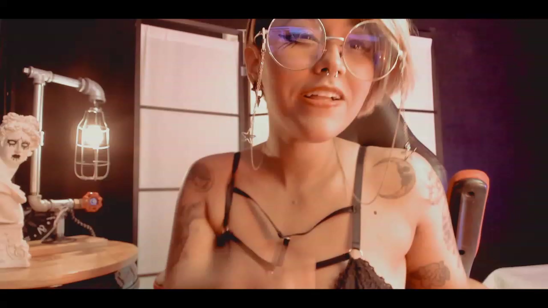 Gallery image thumbnail from AbraxxysRadio's myfreecams stream on, 02/12/2023, 17:53 image 2 of 20