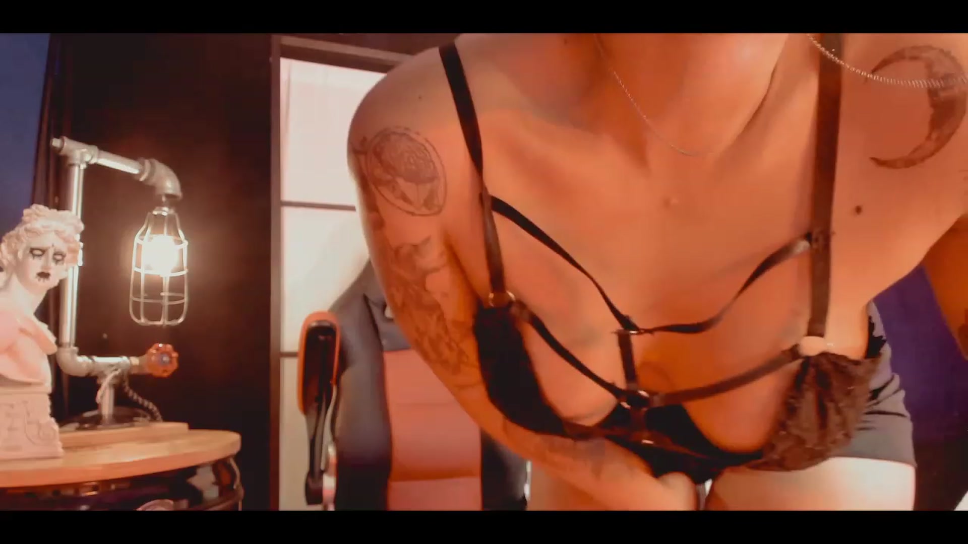 Gallery image thumbnail from AbraxxysRadio's myfreecams stream on, 02/12/2023, 21:01 image 17 of 20