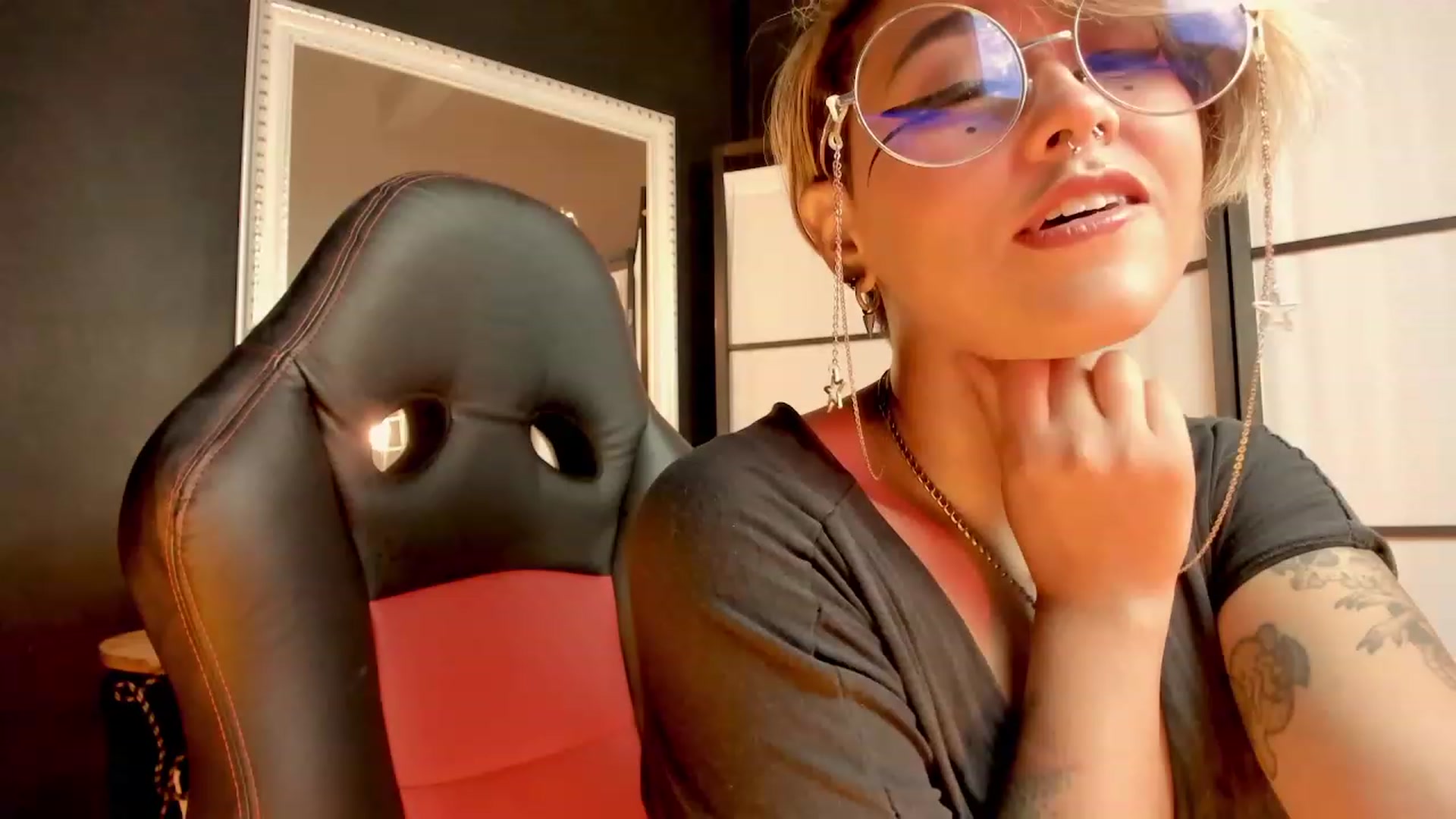 Gallery image thumbnail from AbraxxysRadio's myfreecams stream on, 02/14/2023, 23:26 image 18 of 20