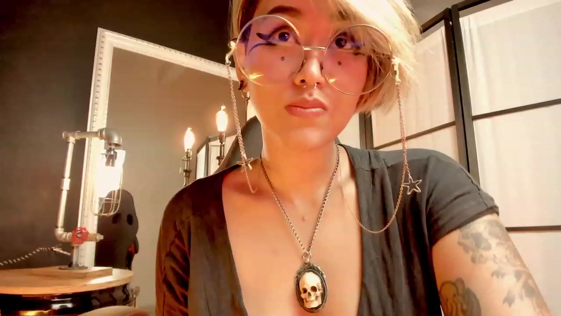 Gallery image thumbnail from AbraxxysRadio's myfreecams stream on, 02/15/2023, 01:33 image 17 of 20