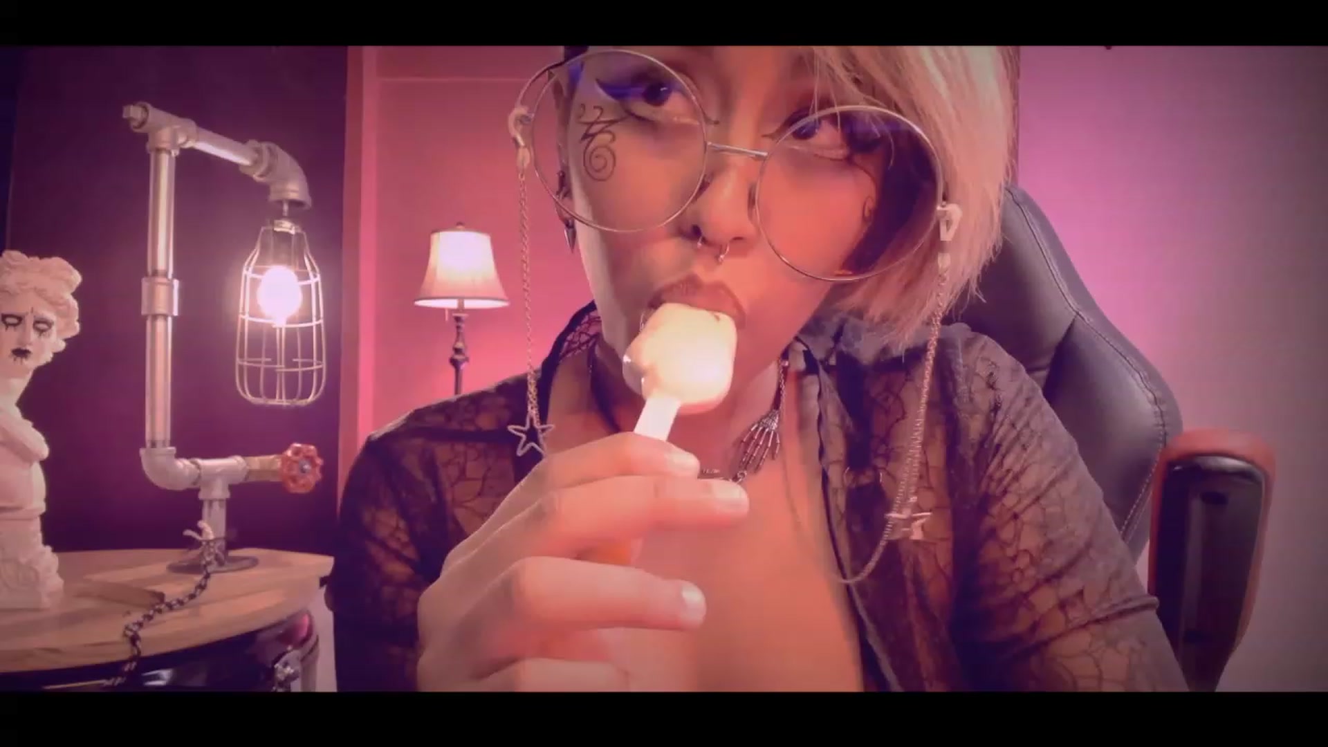 Gallery image thumbnail from AbraxxysRadio's myfreecams stream on, 02/15/2023, 23:34 image 9 of 20