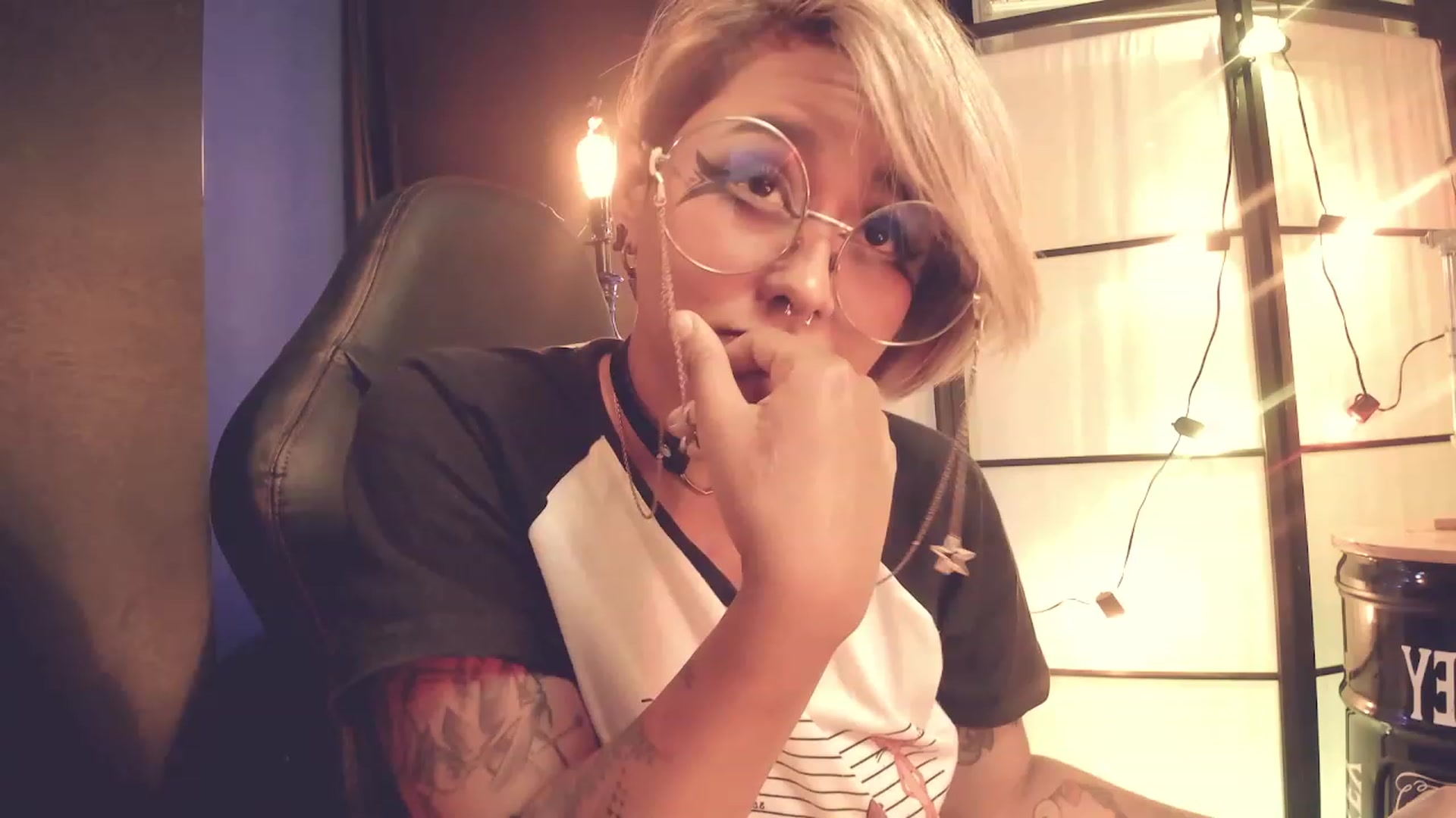 Gallery image thumbnail from AbraxxysRadio's myfreecams stream on, 02/20/2023, 23:42 image 19 of 20