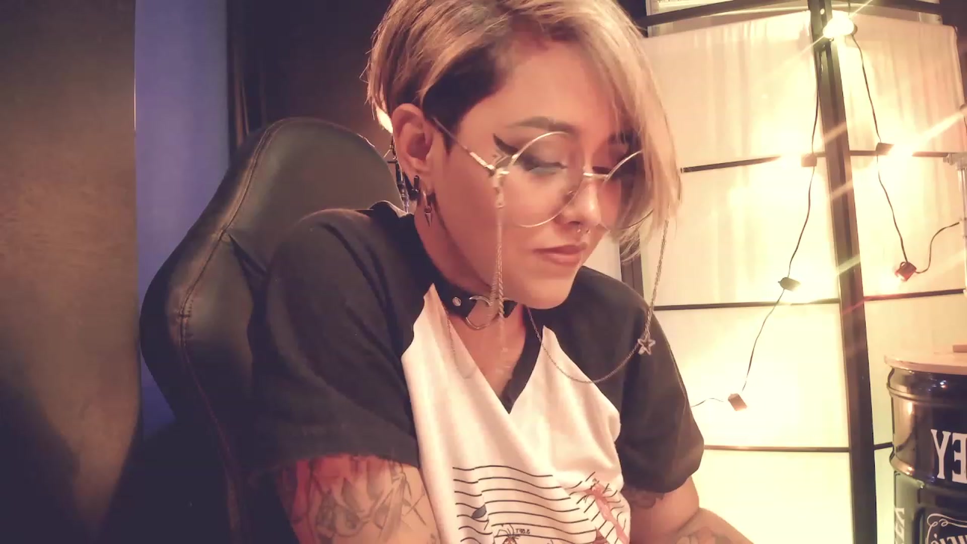 Gallery image thumbnail from AbraxxysRadio's myfreecams stream on, 02/20/2023, 23:42 image 17 of 20