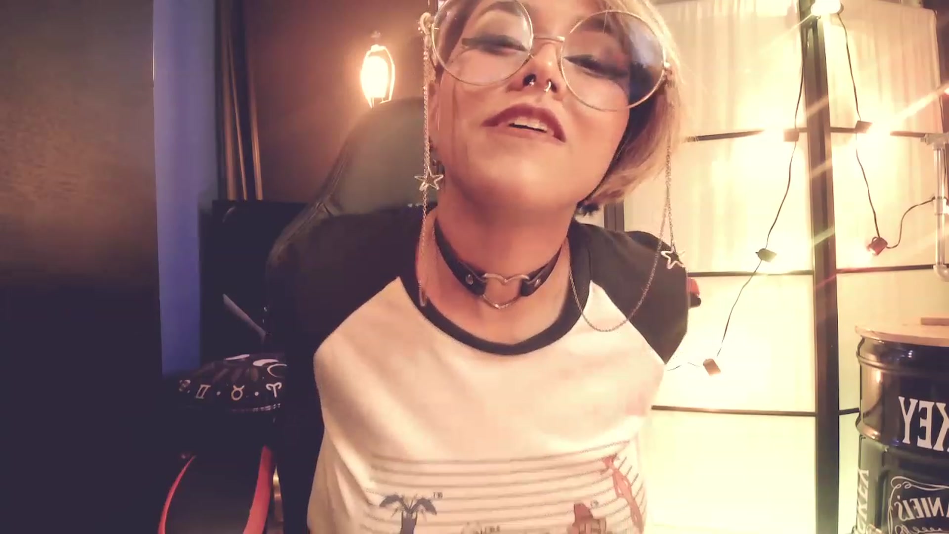 Gallery image thumbnail from AbraxxysRadio's myfreecams stream on, 02/21/2023, 24:21 image 10 of 20