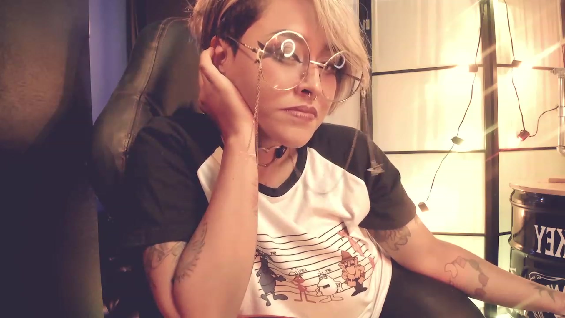 Gallery image thumbnail from AbraxxysRadio's myfreecams stream on, 02/21/2023, 24:21 image 12 of 20